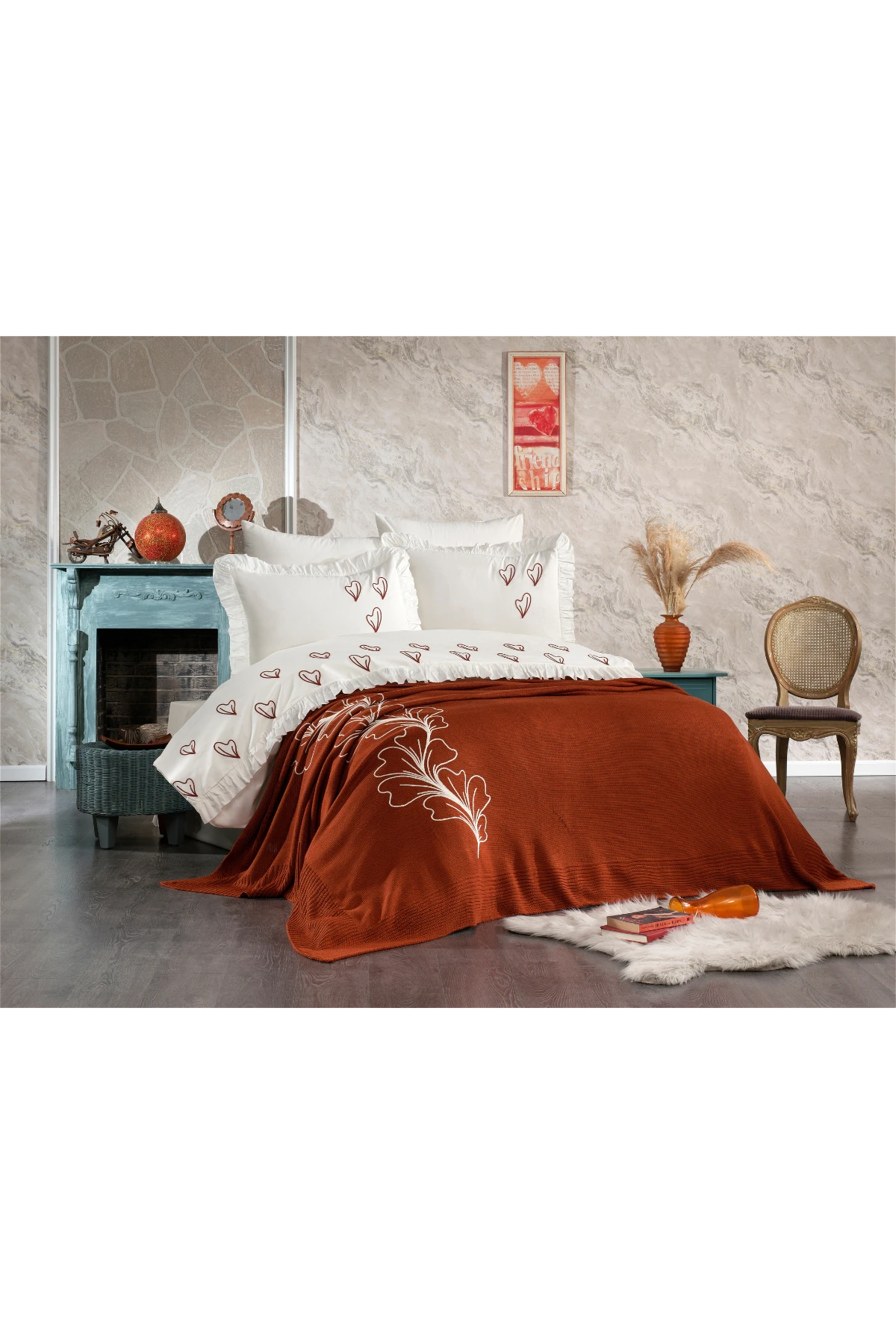 Triko Art %100 Pamuk Triko Battaniyeli, Süzene Nakışlı ve Fırfırlı 7 Parça Çift Kişilik Nevresim Takımı Kiremit