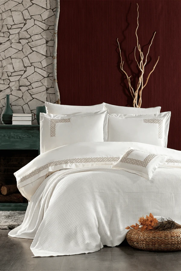 Alaca 8 Parça Pamuklu Triko Battaniyeli Çift Kişilik Nevresim Takımı Krem