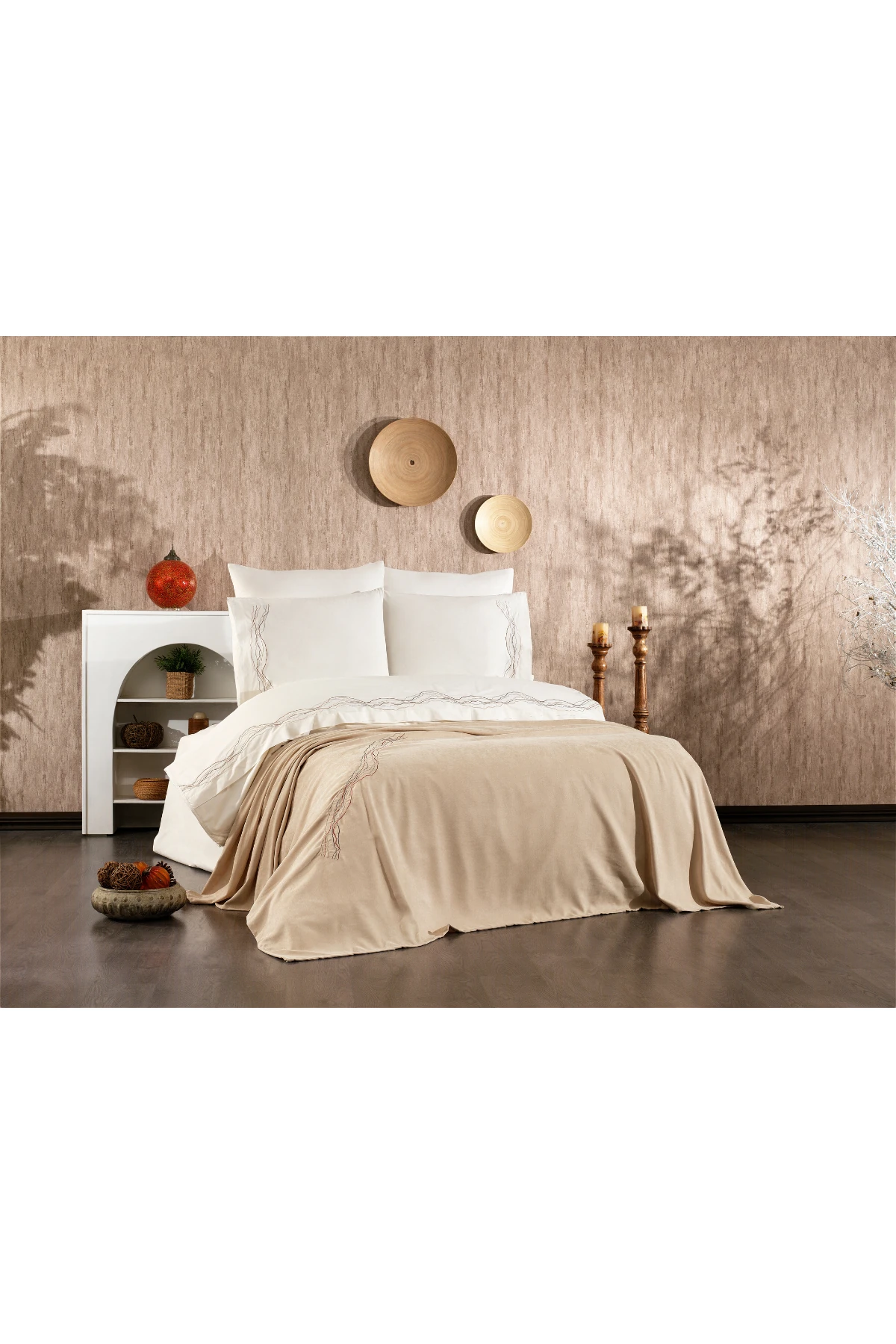 Marbelle %100 Pamuk Mermer Desen Nakışlı, Pike Yatak Örtülü 7 Parça Çift Kişilik Nevresim Takımı Bej