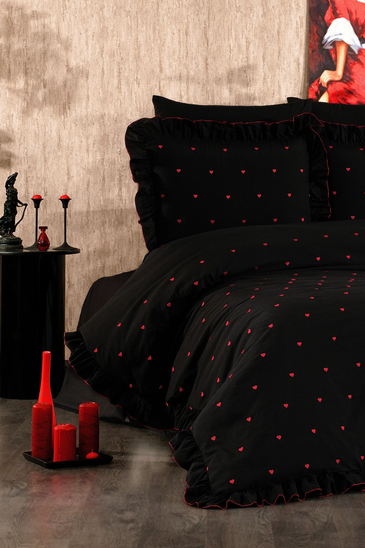 Velora %100 Pamuk Kalp Desen Nakışlı, Fırfırlı 6 Parça Çift Kişilik Nevresim Takımı - Kalpli Nevresim Siyah