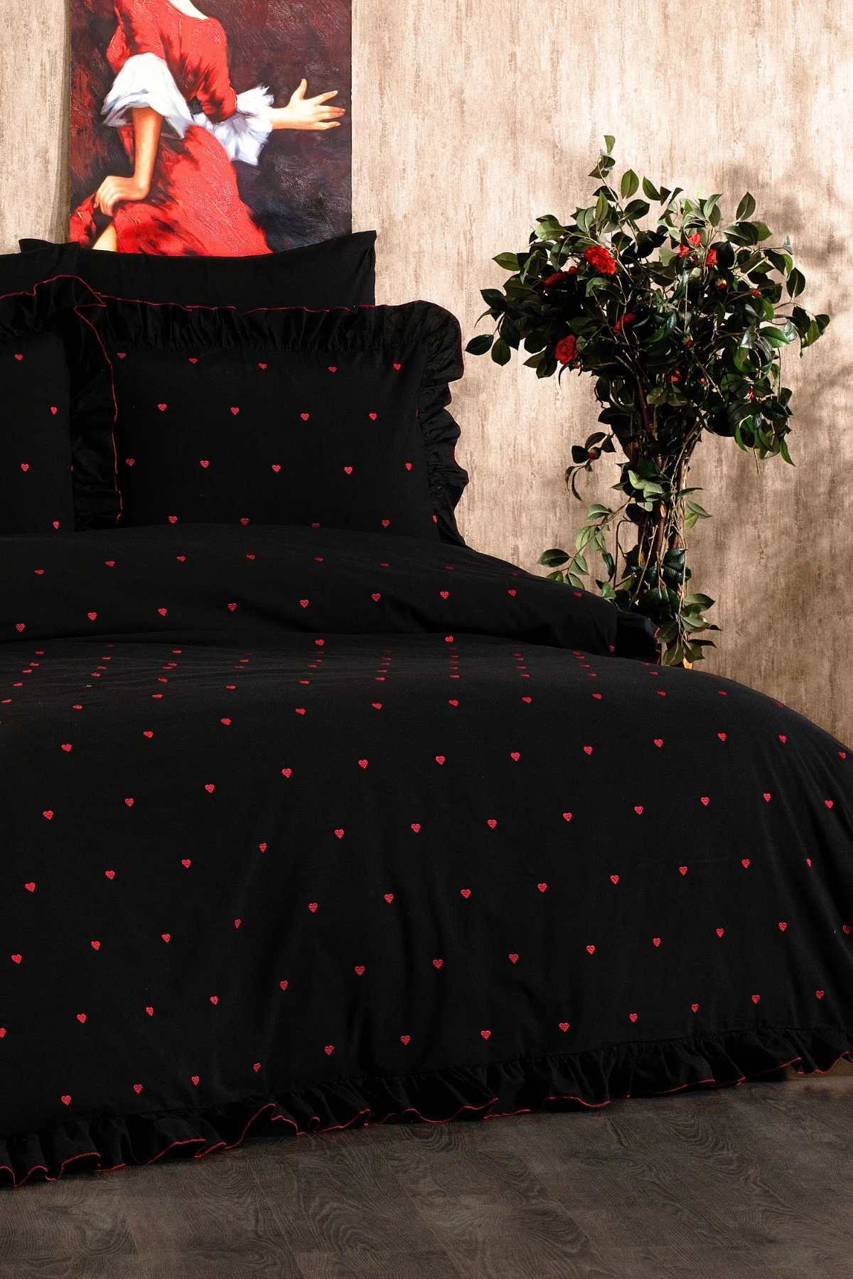 Velora %100 Pamuk Kalp Desen Nakışlı, Fırfırlı 6 Parça Çift Kişilik Nevresim Takımı - Kalpli Nevresim Siyah