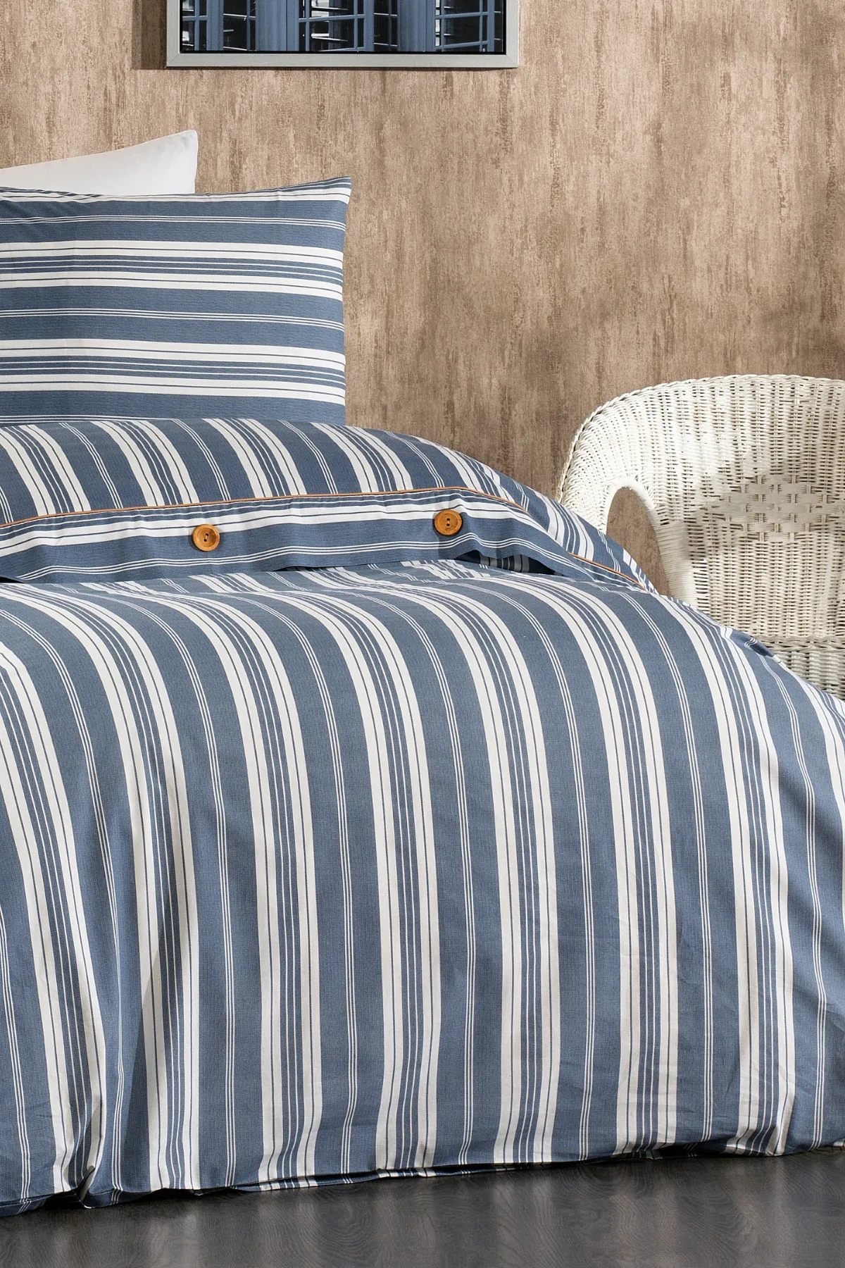 Valentia %100 Pamuk, Ahşap Düğmeli, Çizgili Kumaşlı 4 Parça Premium Tek Kişilik Nevresim Takımı Mavi