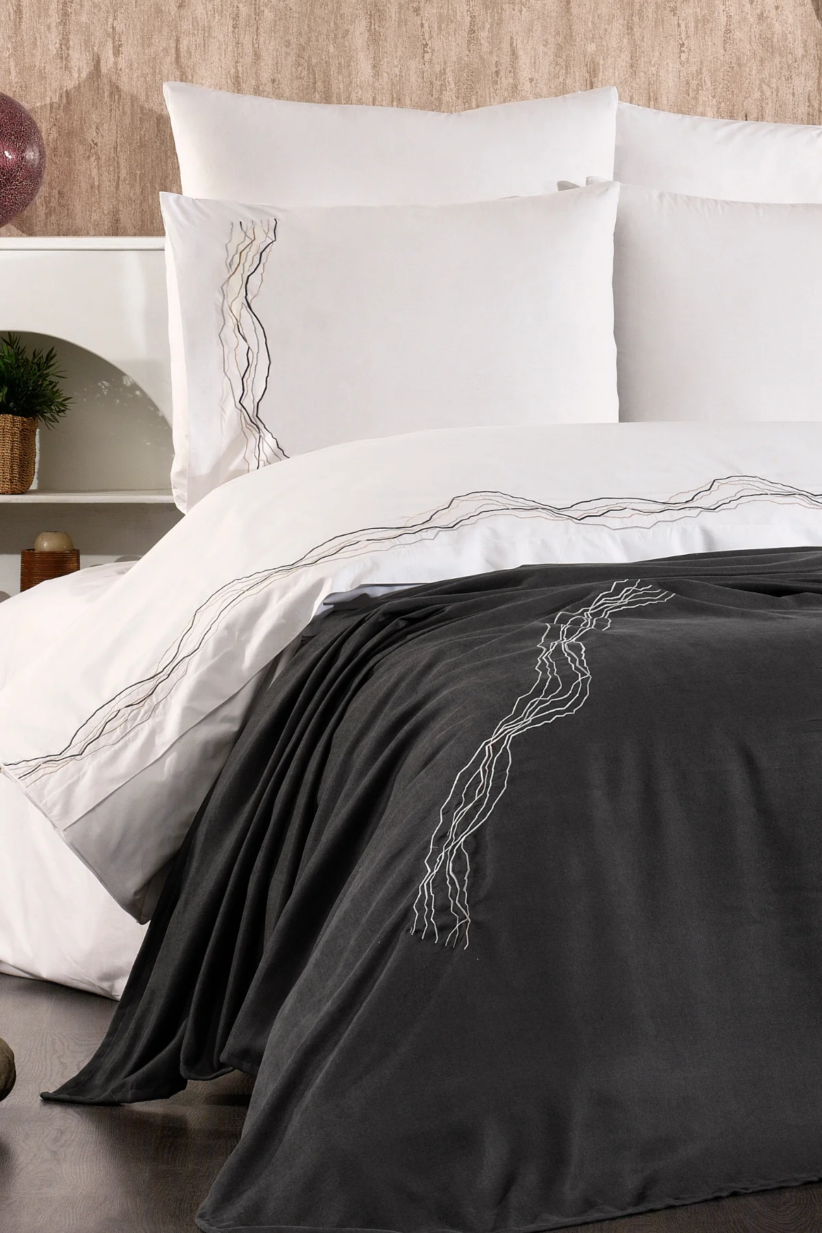 Marbelle %100 Pamuk Mermer Desen Nakışlı, Pike Yatak Örtülü 7 Parça Çift Kişilik Nevresim Takımı Gri