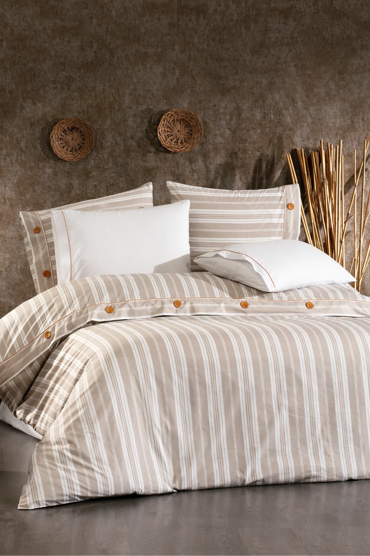Valentia %100 Pamuk, Ahşap Düğmeli, Çizgili Kumaşlı 6 Parça Premium Çift Kişilik Nevresim Takımı Bej