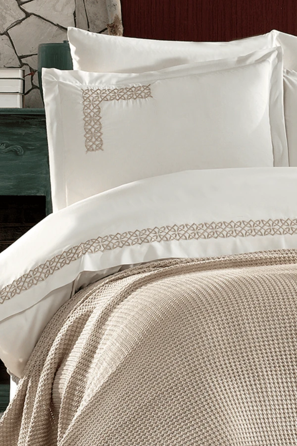 Alaca 8 Parça Pamuklu Triko Battaniyeli Çift Kişilik Nevresim Takımı Bej