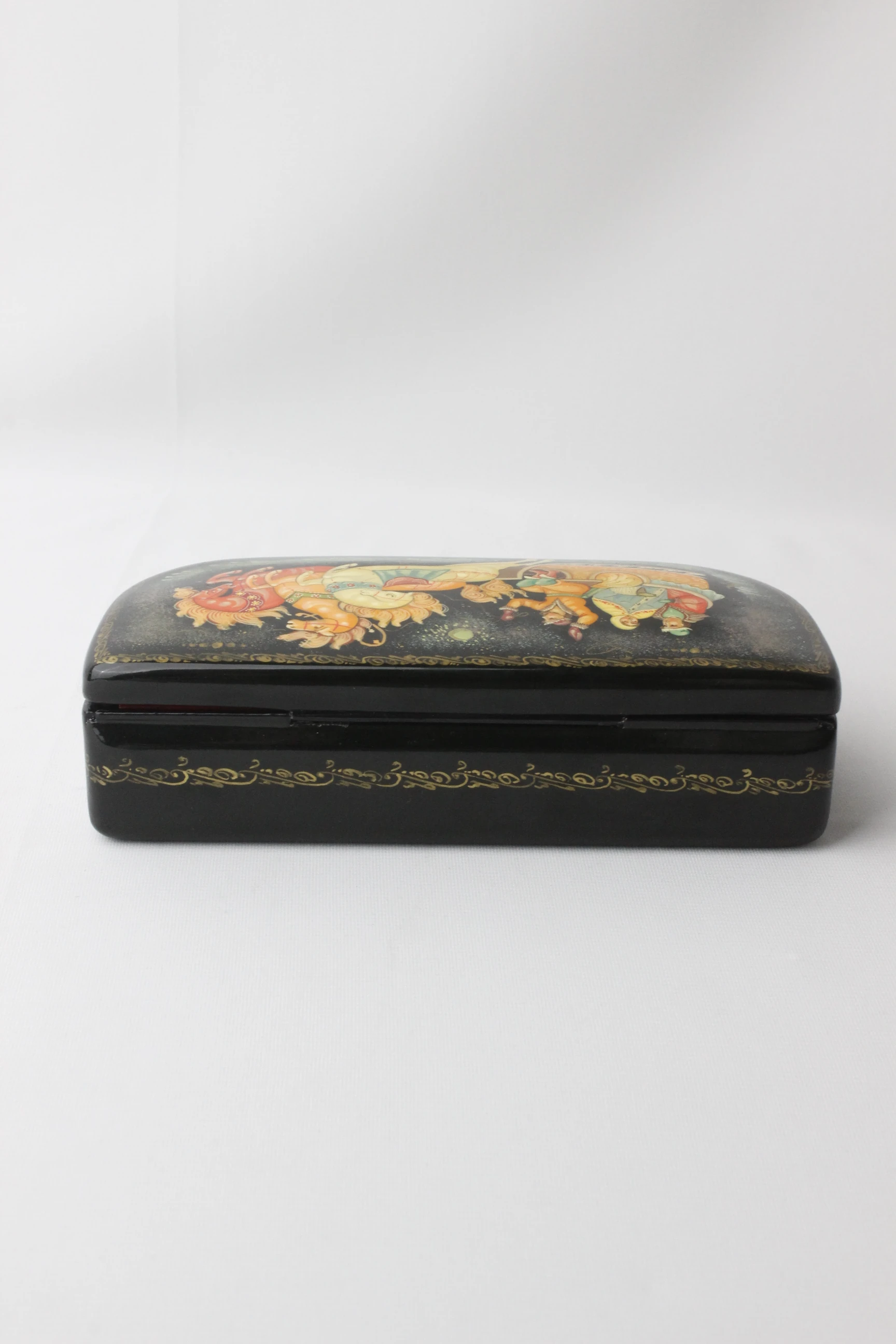 Laternalı El Boyama Ahşap Mücevher Kutusu 