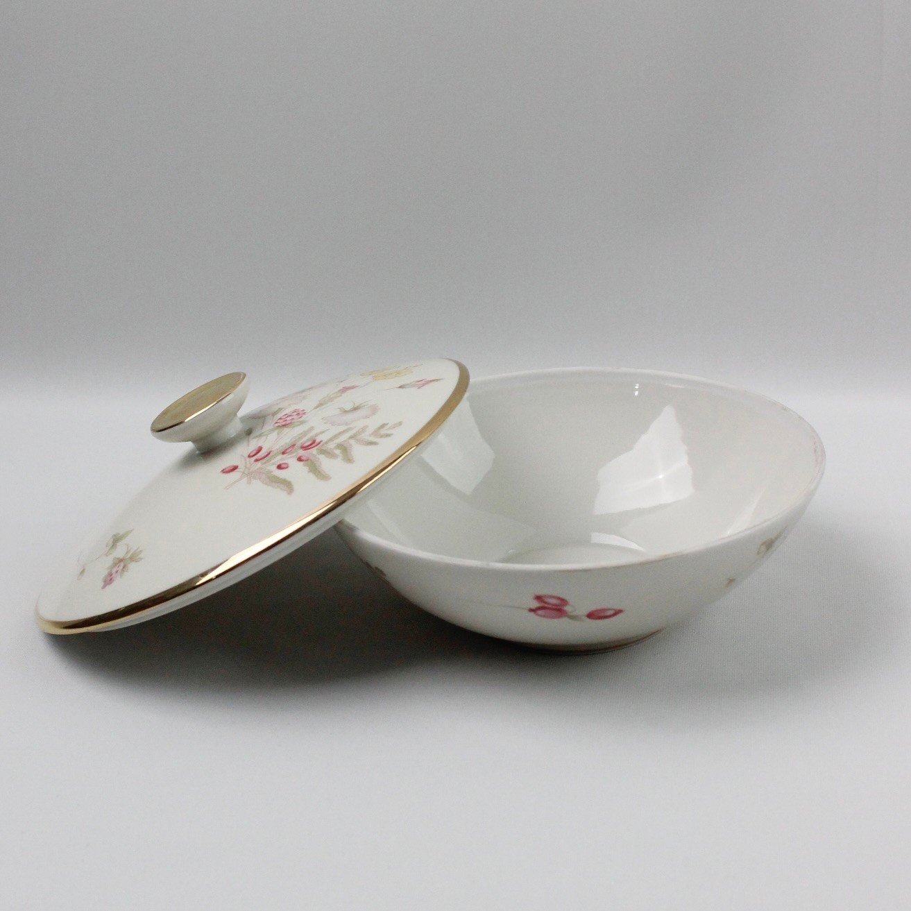 Seltmann Bavaria 15 cm Çapında Çiçek Desenli Antika Bonboniyer 