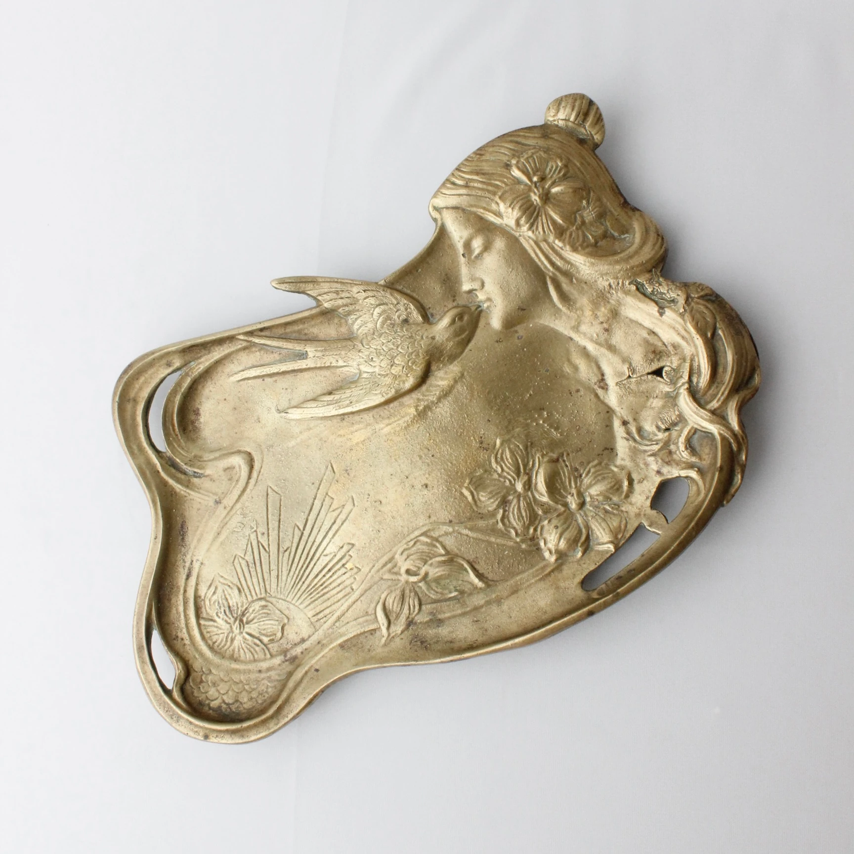 Bronz Malzemeden Kadın ve Kuş Tasviri Dönem Sunumluk 