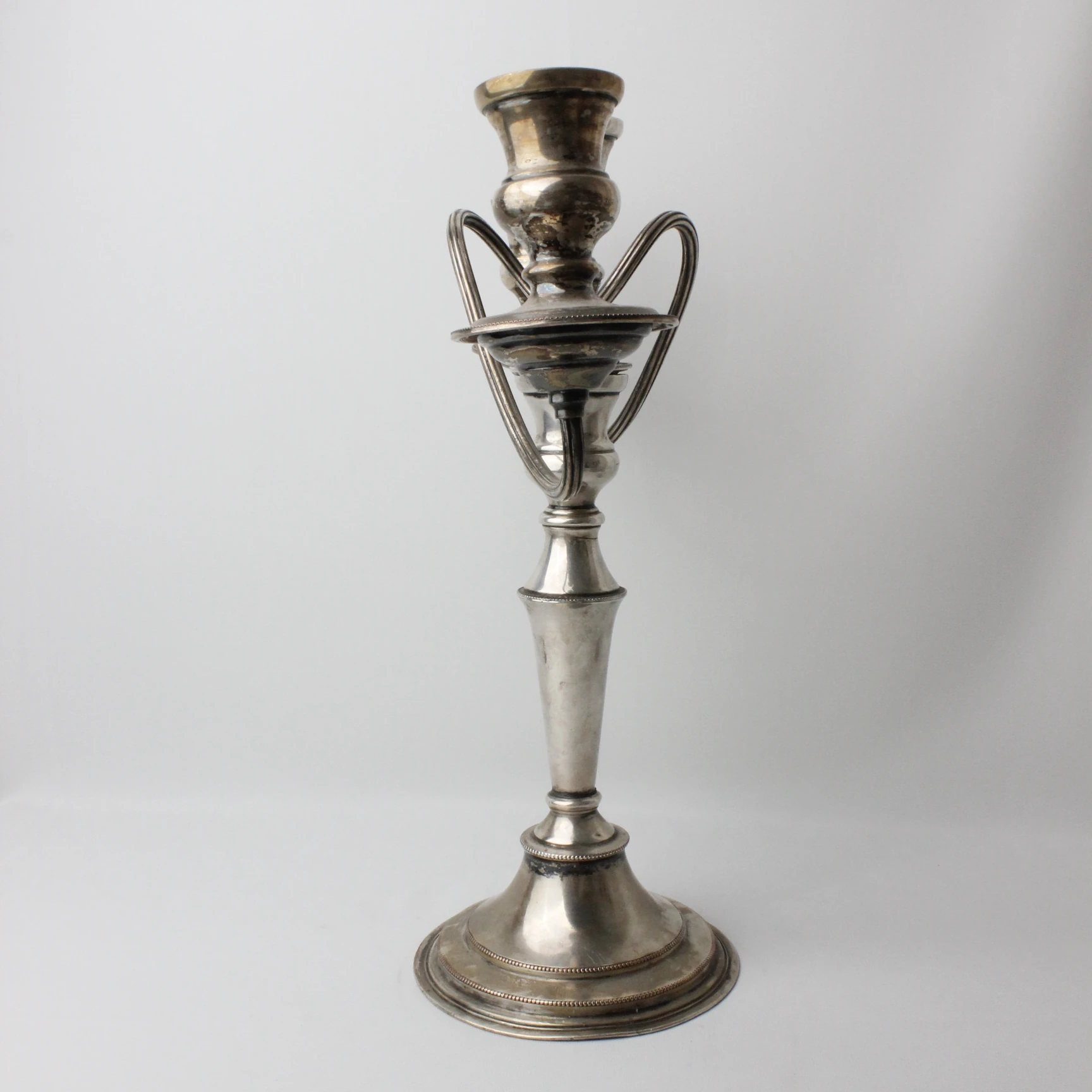 İngiliz Gümüş Kaplama Üç Kollu Kusursuz Şamdan