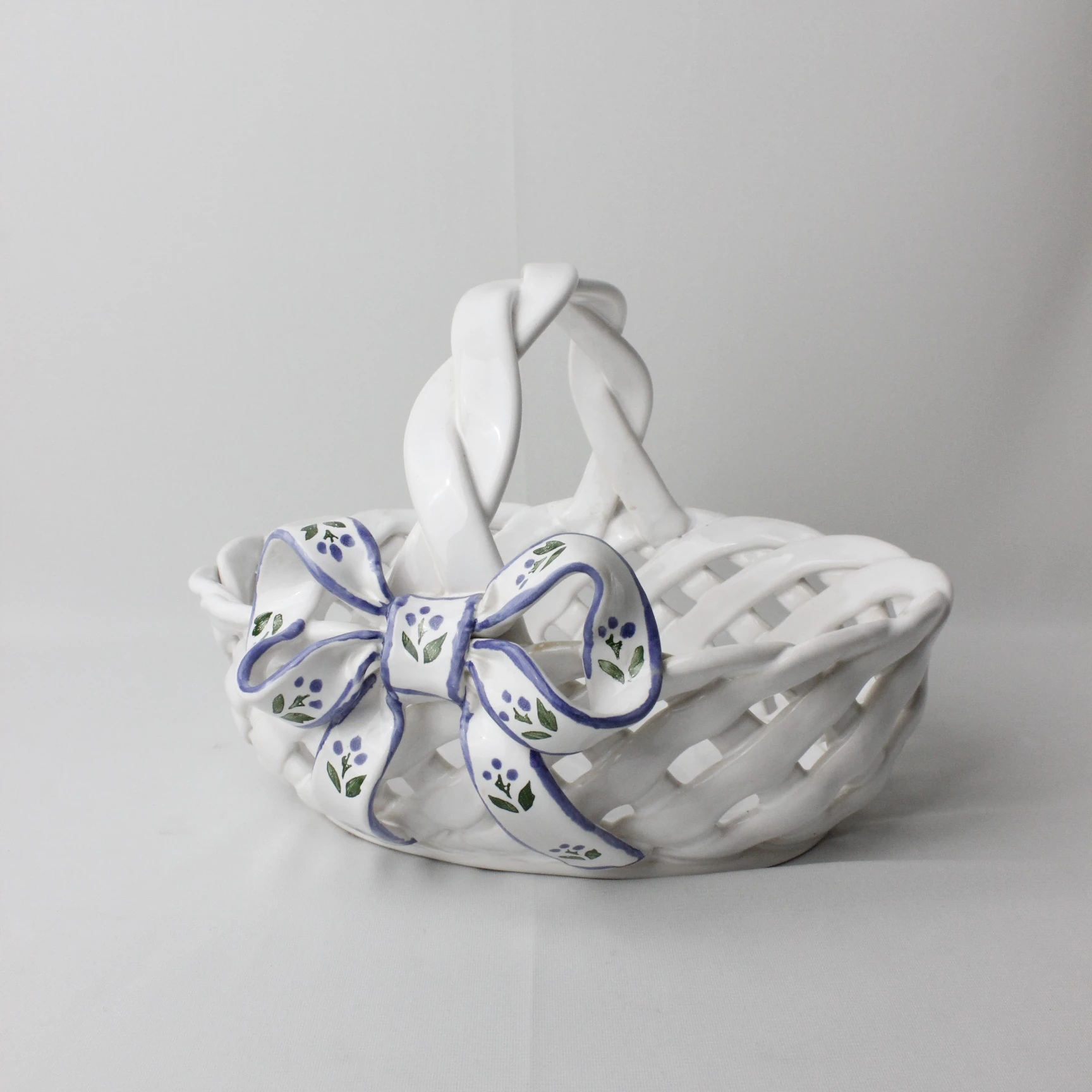 Portugal Damgalı Büyük Boy Fiyonk Detaylı Porselen Sepet