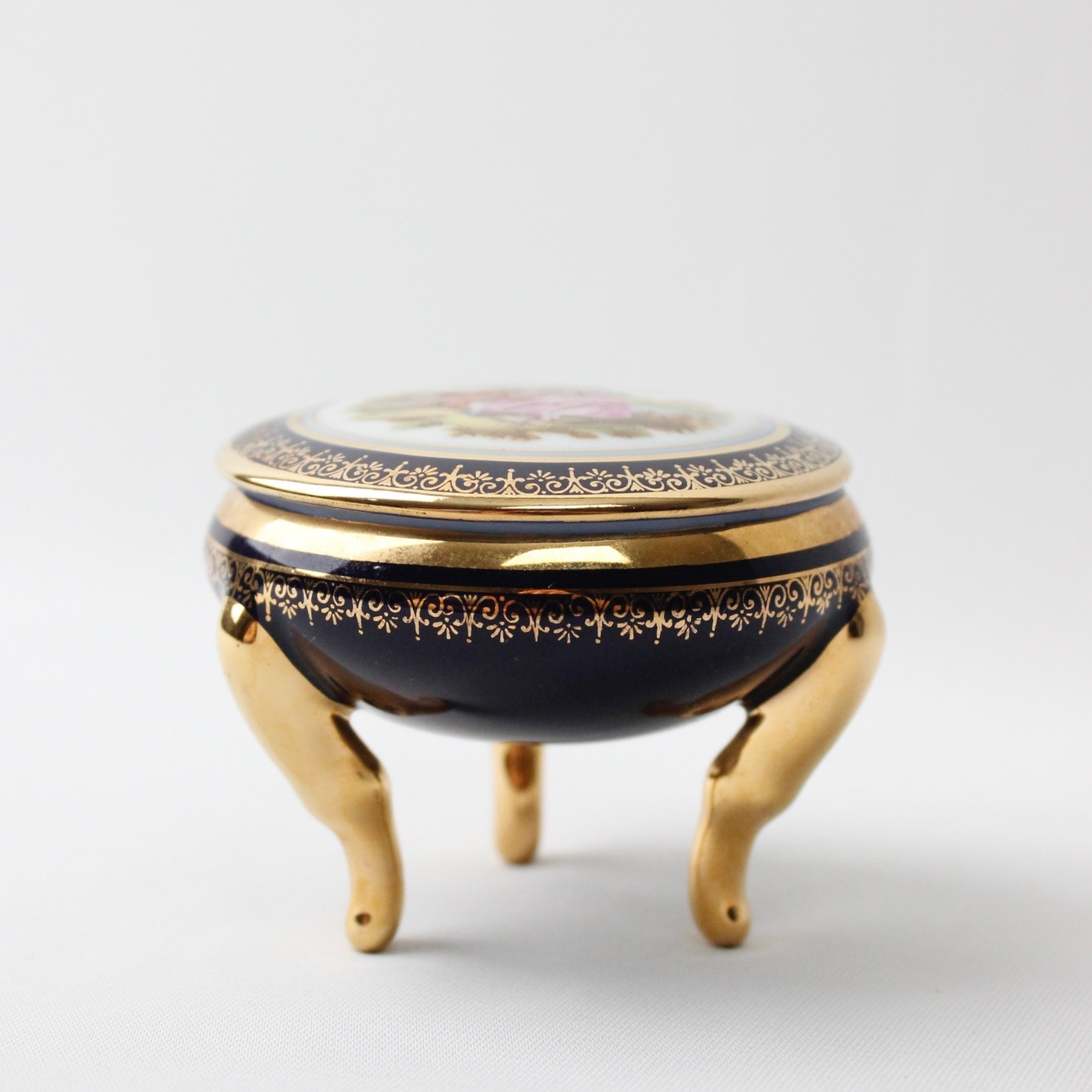 Limoges France Marka Kobalt 3 Ayaklı Fragonard Desenli Antika Bonboniyer 