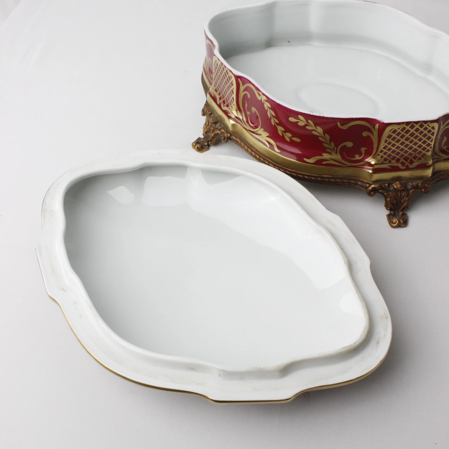 Limoges France Dev Boy Çiçek Motifli El Boyama Porselen Kutu 