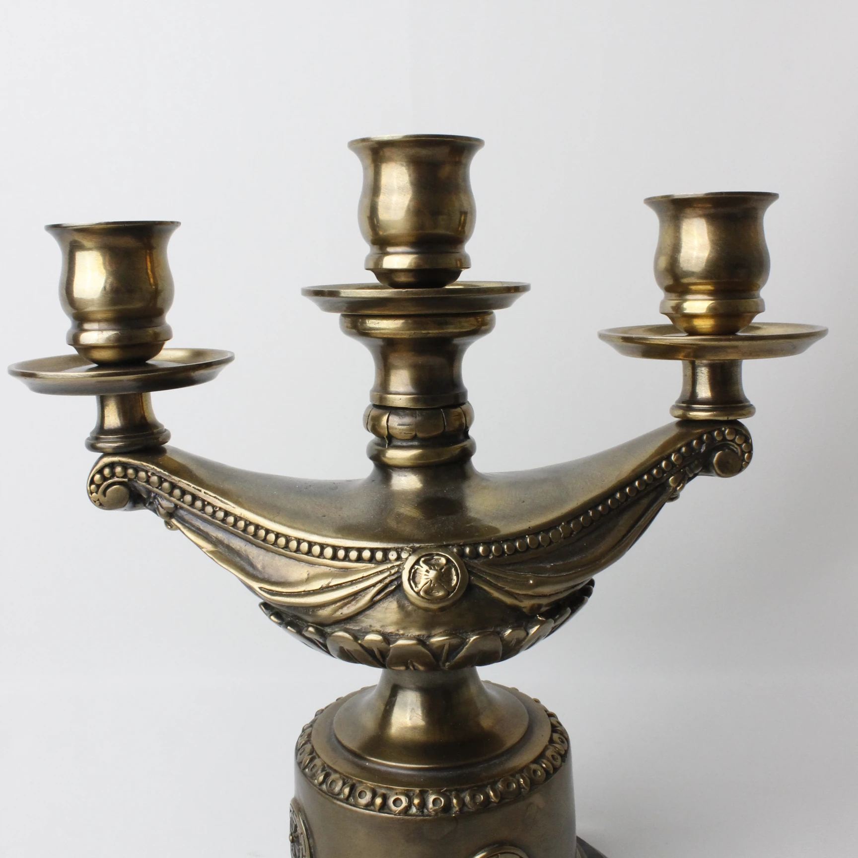 Bronz Malzemeden Mermer Kaideli Üç Kollu Kusursuz Şamdan 