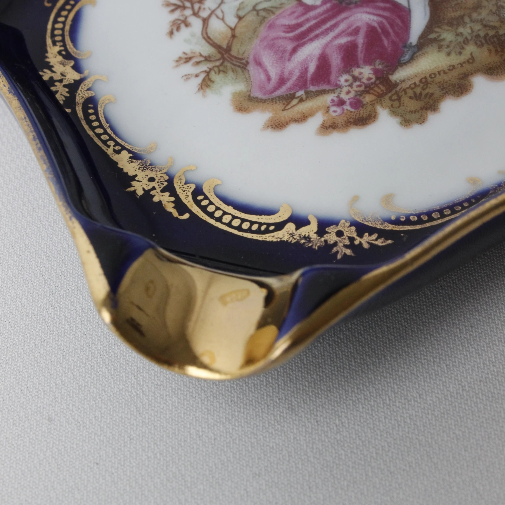 Limoges France Fragonard Desenli Porselen Kül Tablası