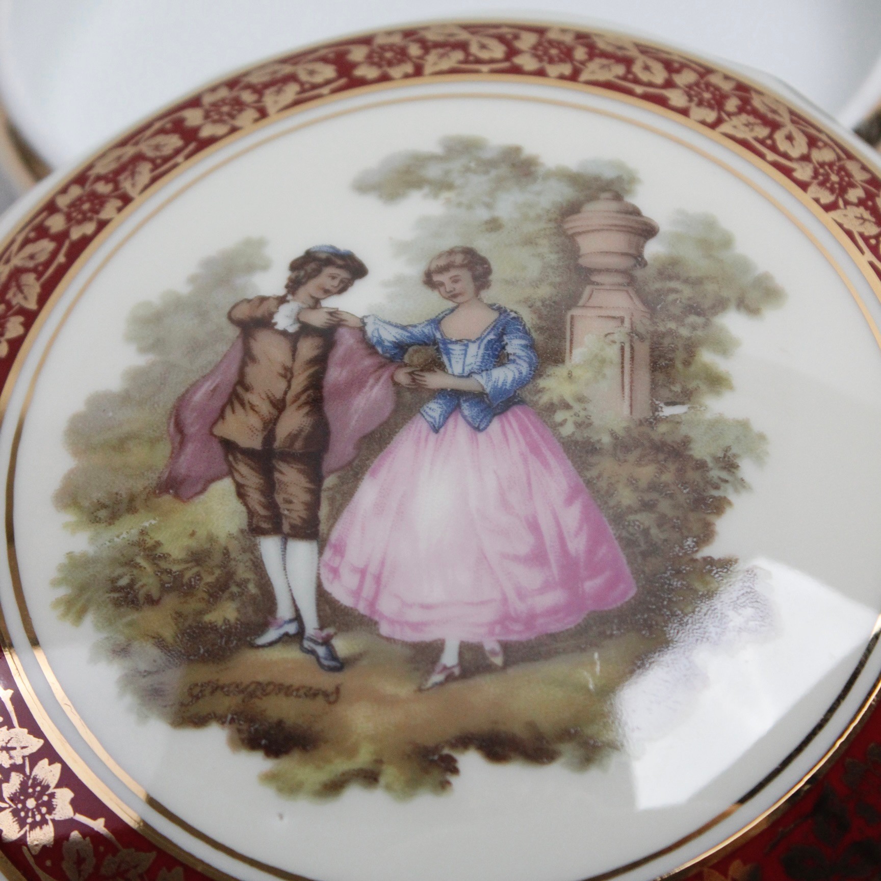 Les Porselen Limoges France Üretimi Fragonard Desen Bonbonier 