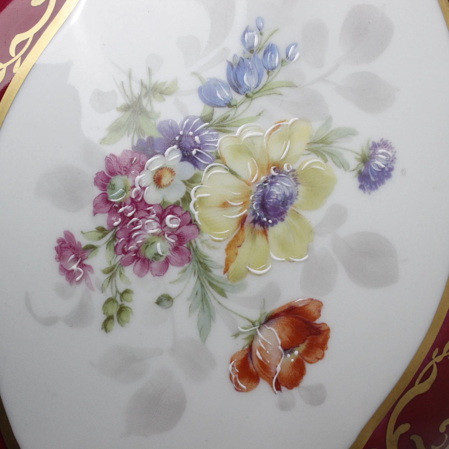 Limoges France Dev Boy Çiçek Motifli El Boyama Porselen Kutu 