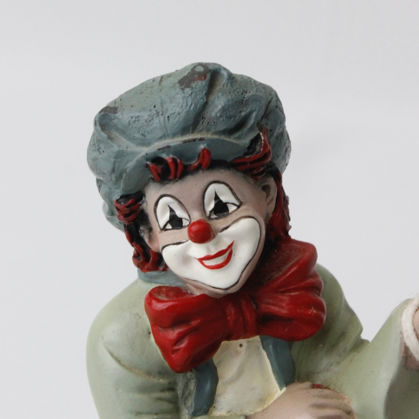 Gilde Clowns Komedi Koleksiyonundan Oturan Palyaço Biblosu