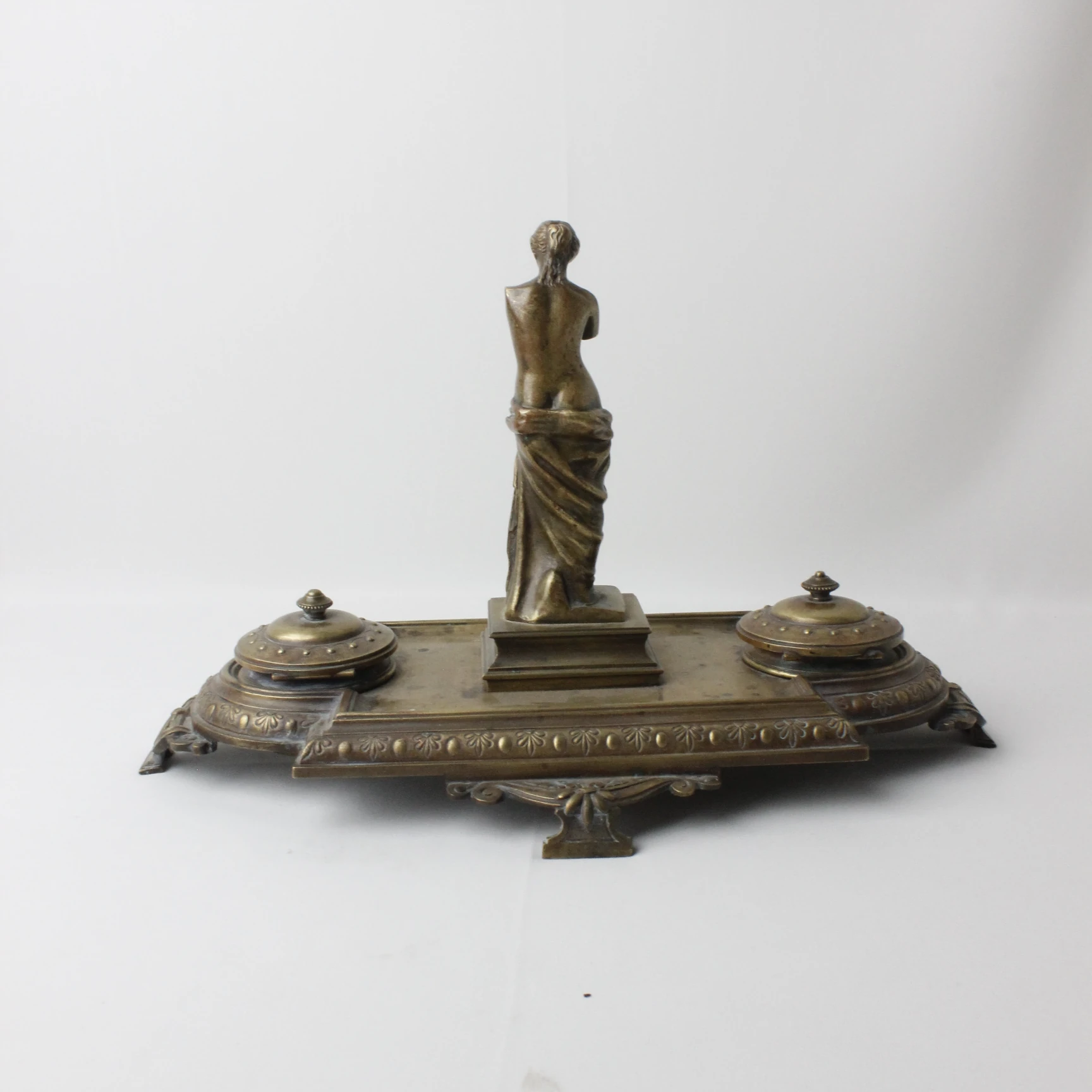 Asırlık Bronz Malzemeden Kadın Heykelli Hokka Takımı 