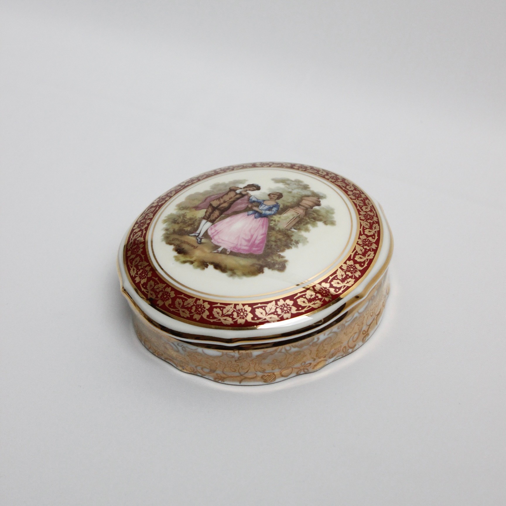 Les Porselen Limoges France Üretimi Fragonard Desen Bonbonier 