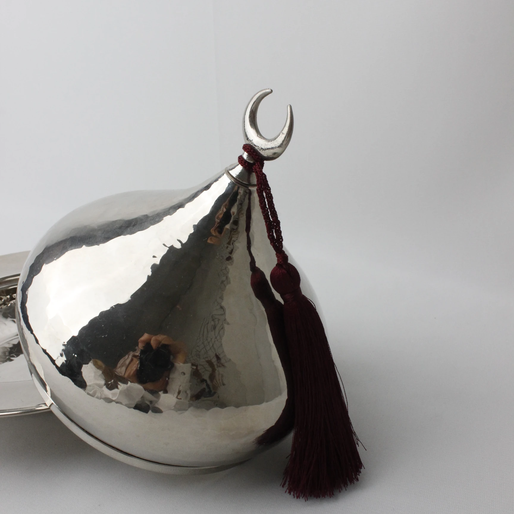 Bakır Malzemeden Hilal Detaylı Kubbe Formunda  Kusursuz Lokumluk 