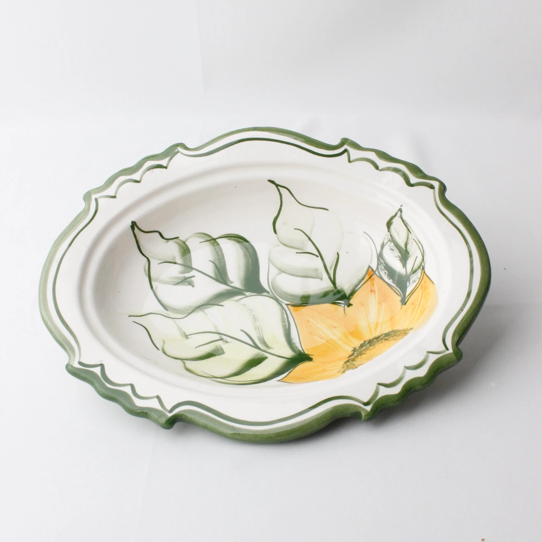 El Boyama Bronz Tutamaçlı Çiçek Motifli Seramik Tereyağlık 