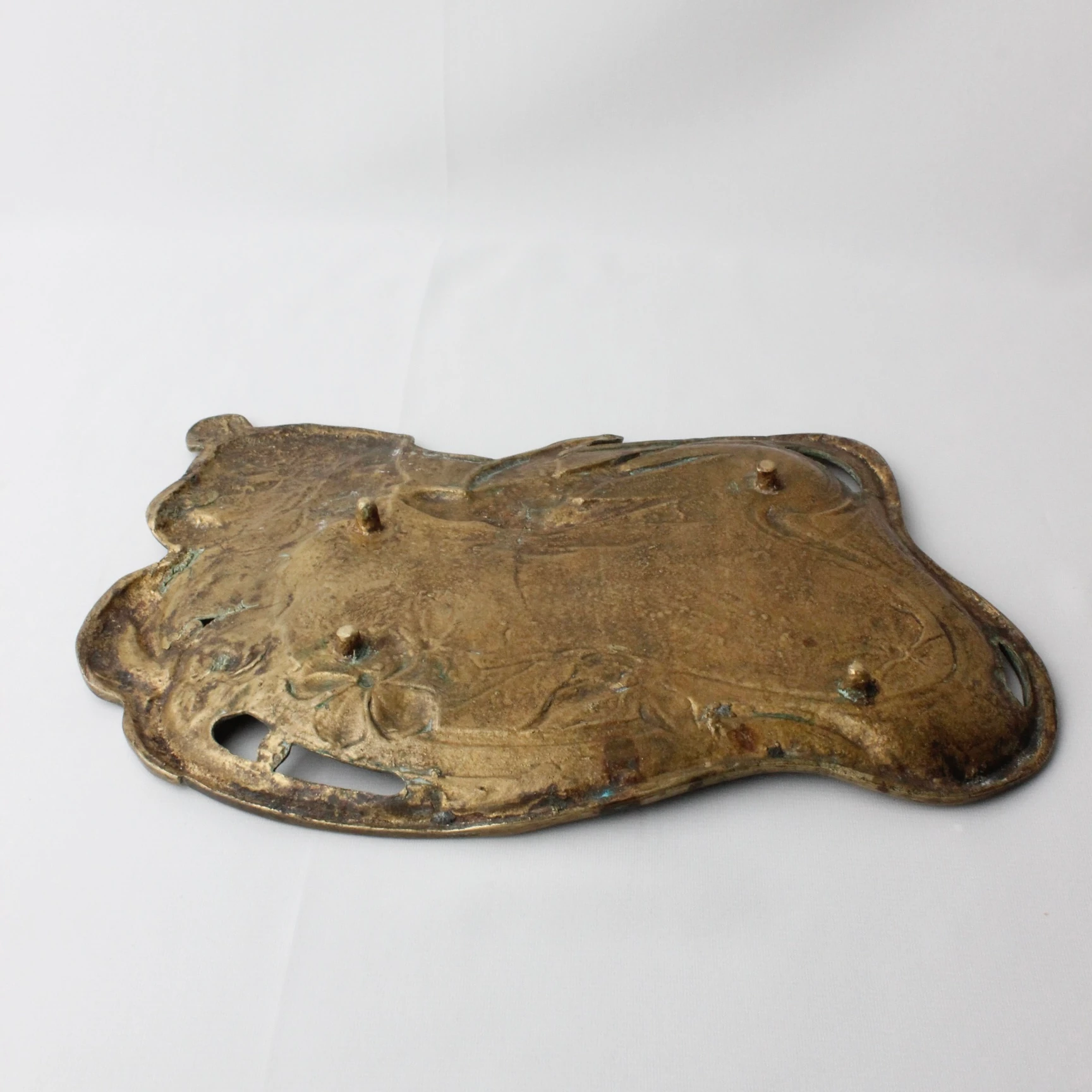 Bronz Malzemeden Kadın ve Kuş Tasviri Dönem Sunumluk 