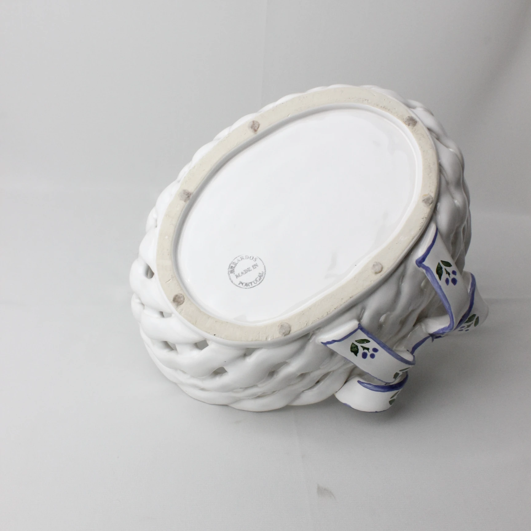 Portugal Damgalı Büyük Boy Fiyonk Detaylı Porselen Sepet