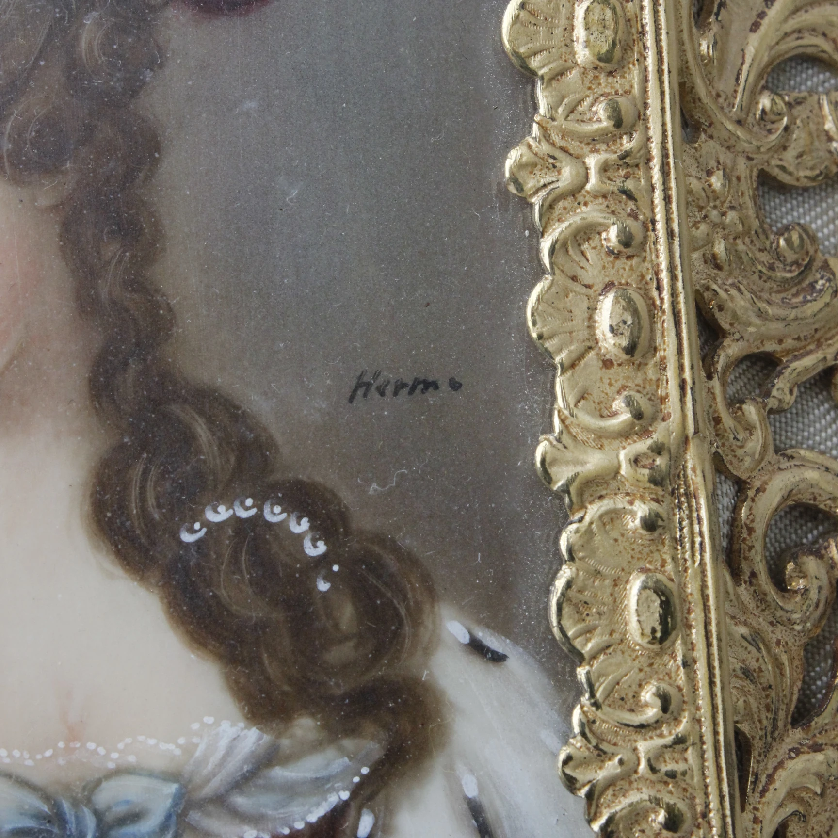 Bronz Çerçevesinde Fil Dişi Üzeri El Boyama Asırlık Sanatçı İmzalı Kadın Portresi 