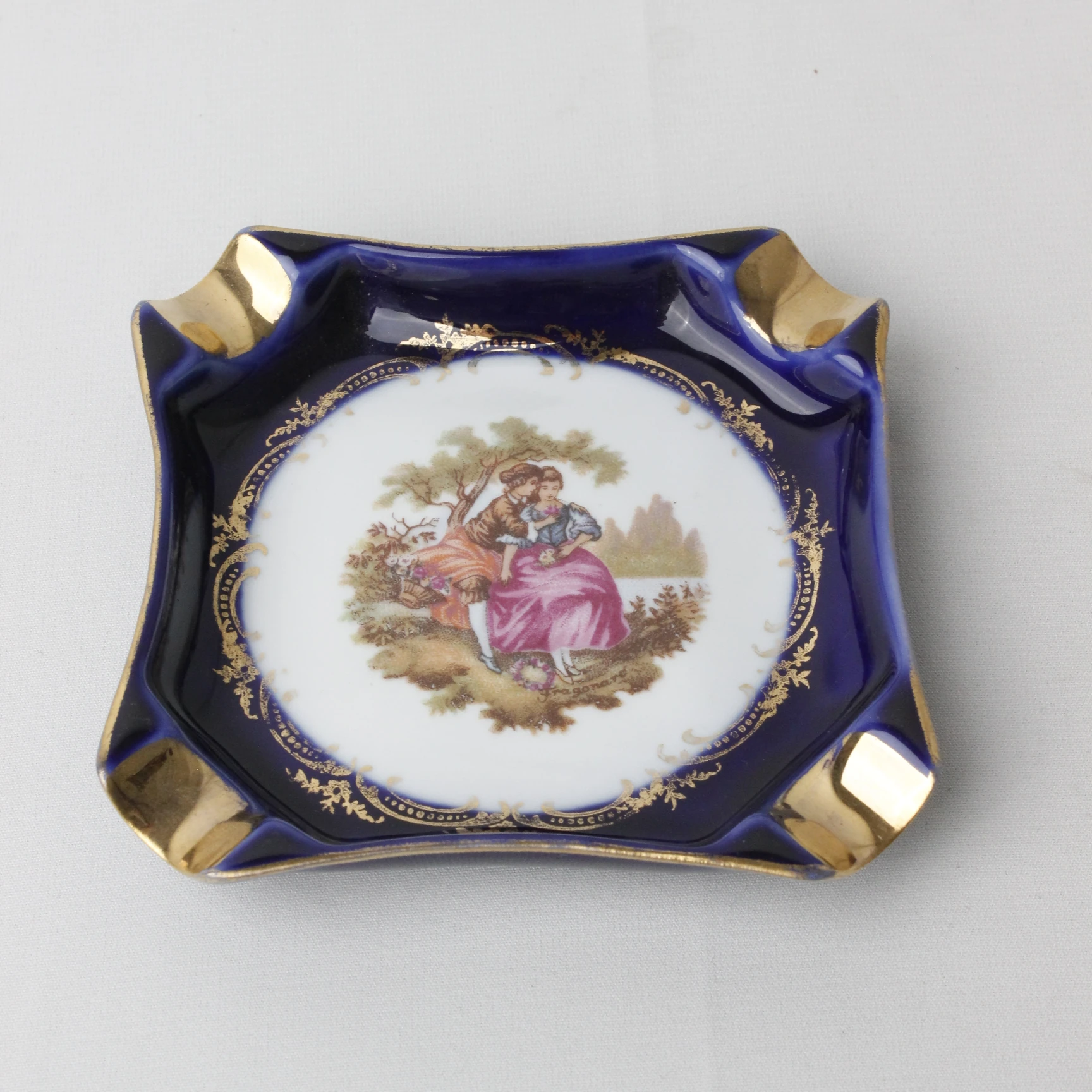 Limoges France Fragonard Desenli Porselen Kül Tablası