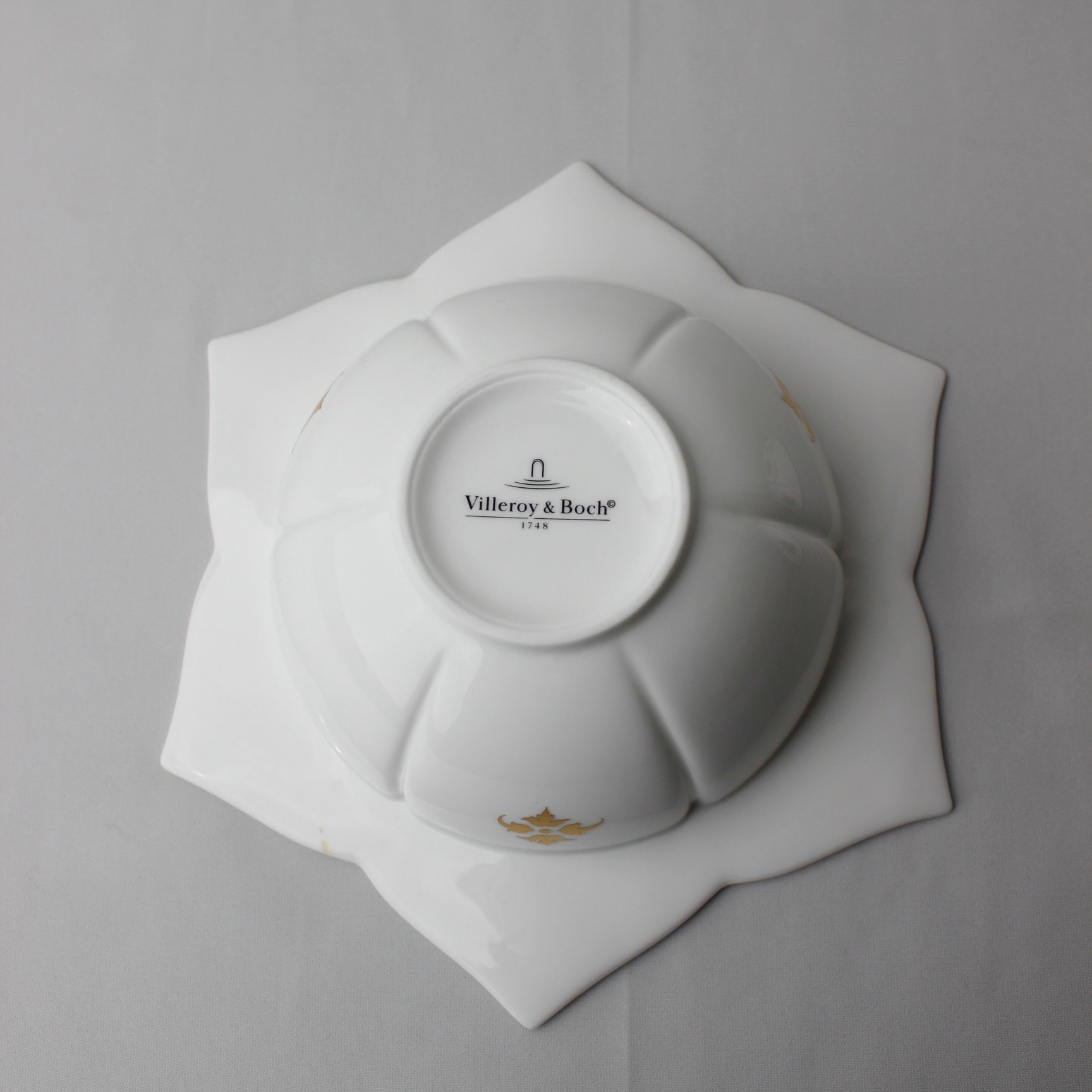Villeroy&Boch Altın Yaldızlı Yıldız Formunda Kusursuz Şekerlik