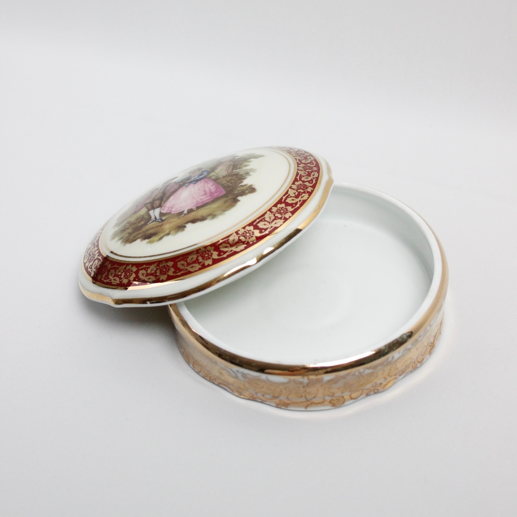 Les Porselen Limoges France Üretimi Fragonard Desen Bonbonier 