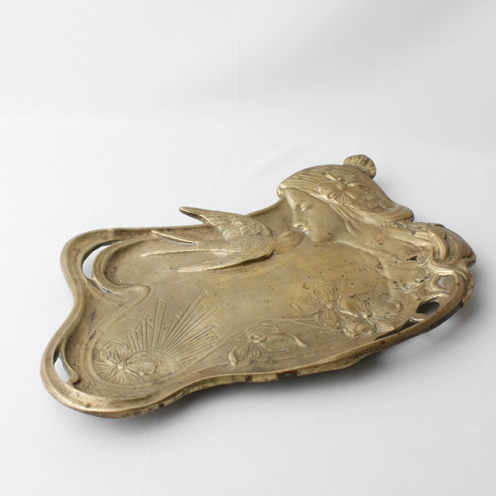 Bronz Malzemeden Kadın ve Kuş Tasviri Dönem Sunumluk 