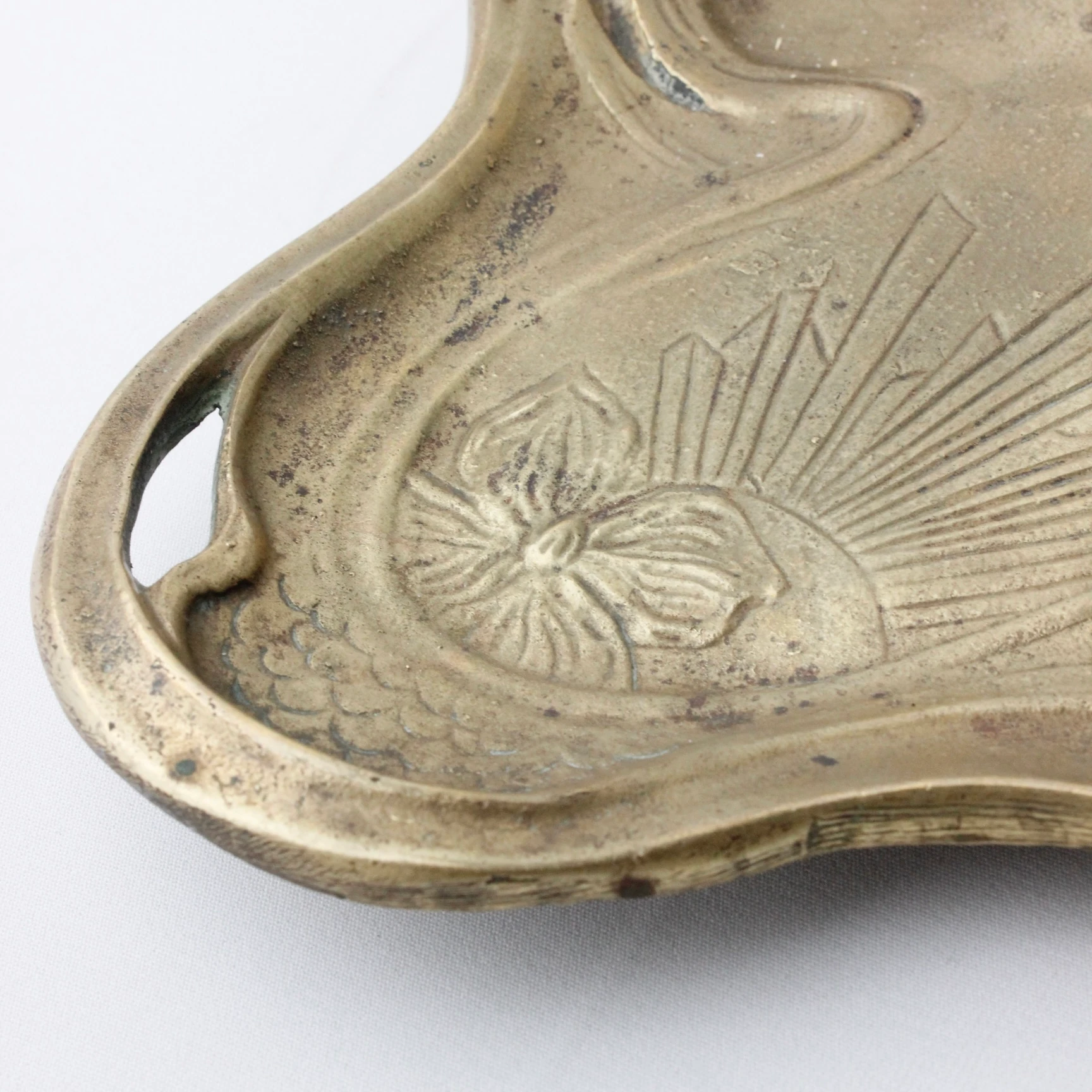 Bronz Malzemeden Kadın ve Kuş Tasviri Dönem Sunumluk 