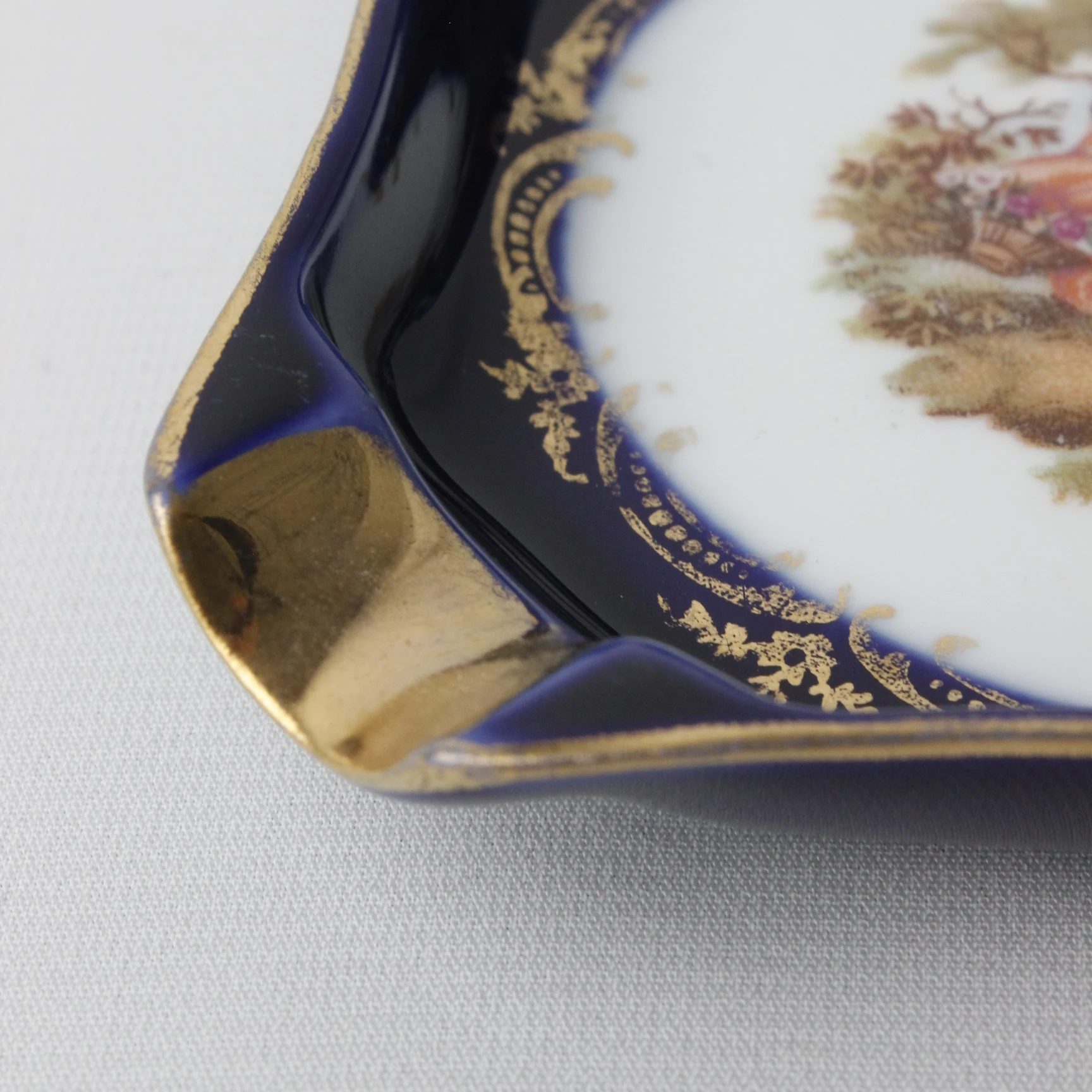 Limoges France Fragonard Desenli Porselen Kül Tablası