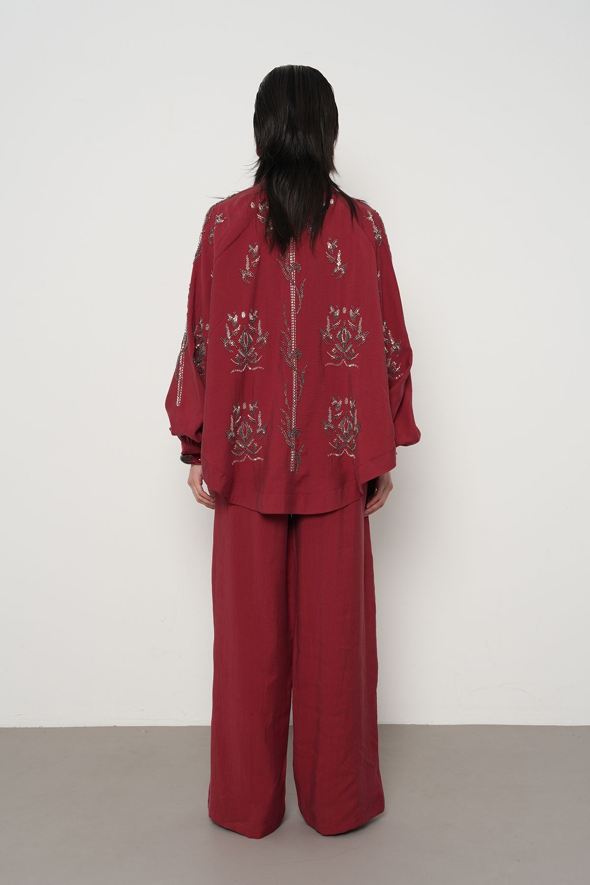 Arkası ve Kolları Taş-Boncuk İşlemeli Oversize Kimono - Bordo