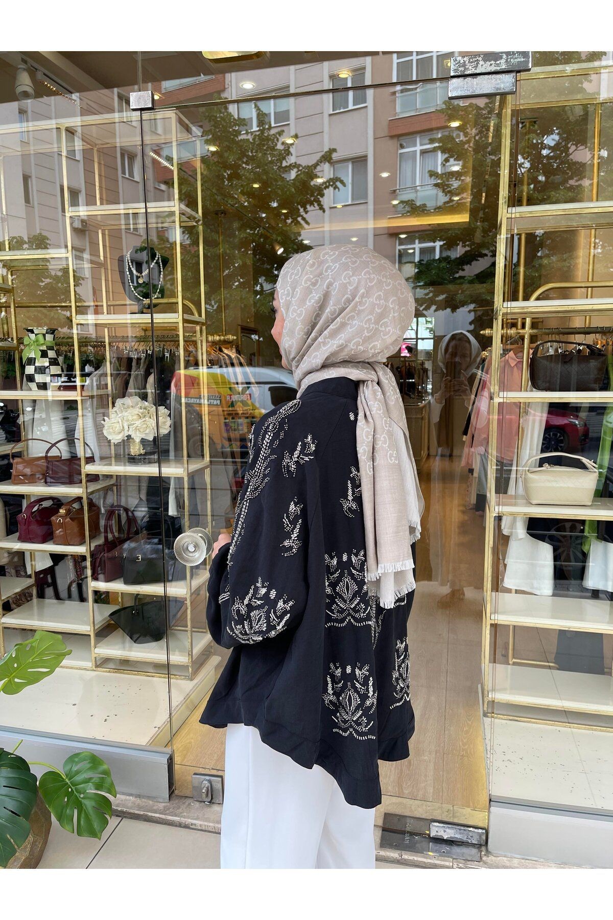 Taş İşlemeli Kimono - Siyah