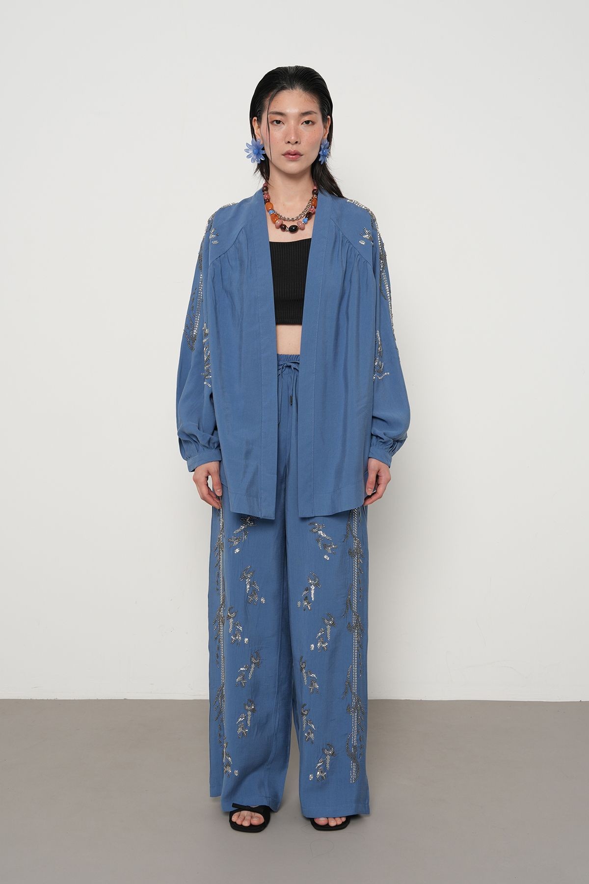 Arkası ve Kolları Taş-Boncuk İşlemeli Oversize Kimono - i̇ndi̇go