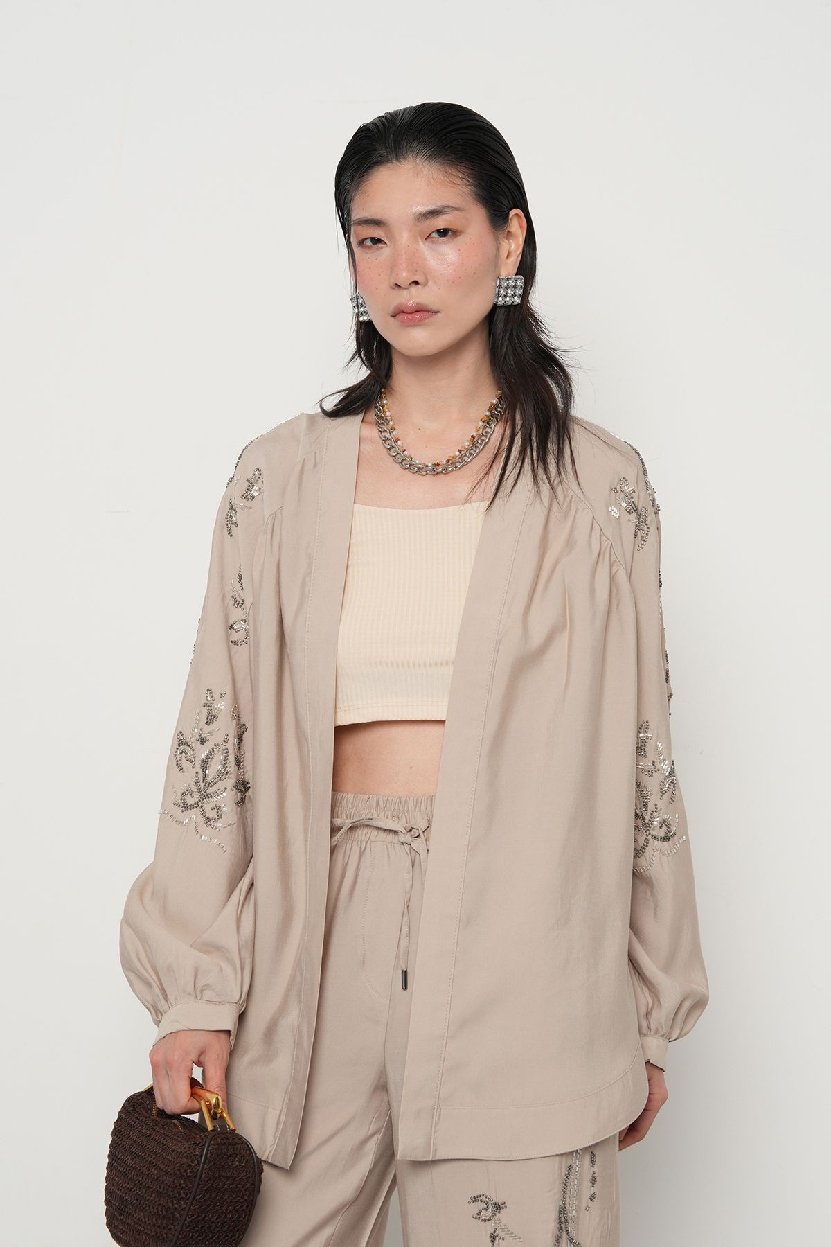Arkası ve Kolları Taş-Boncuk İşlemeli Oversize Kimono