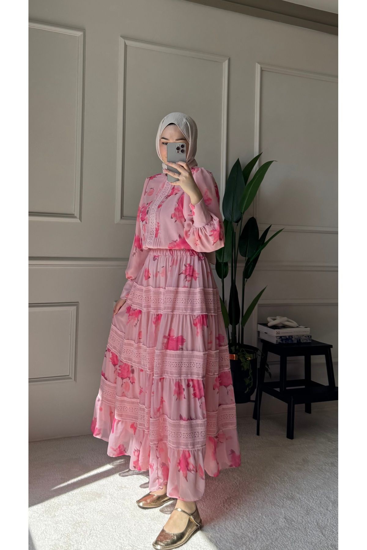 Amour Çiçek Desenli Dantel Detaylı Şifon Kumaş Rahat ve Şık Etekli Alt-Üst Takım - Pembe