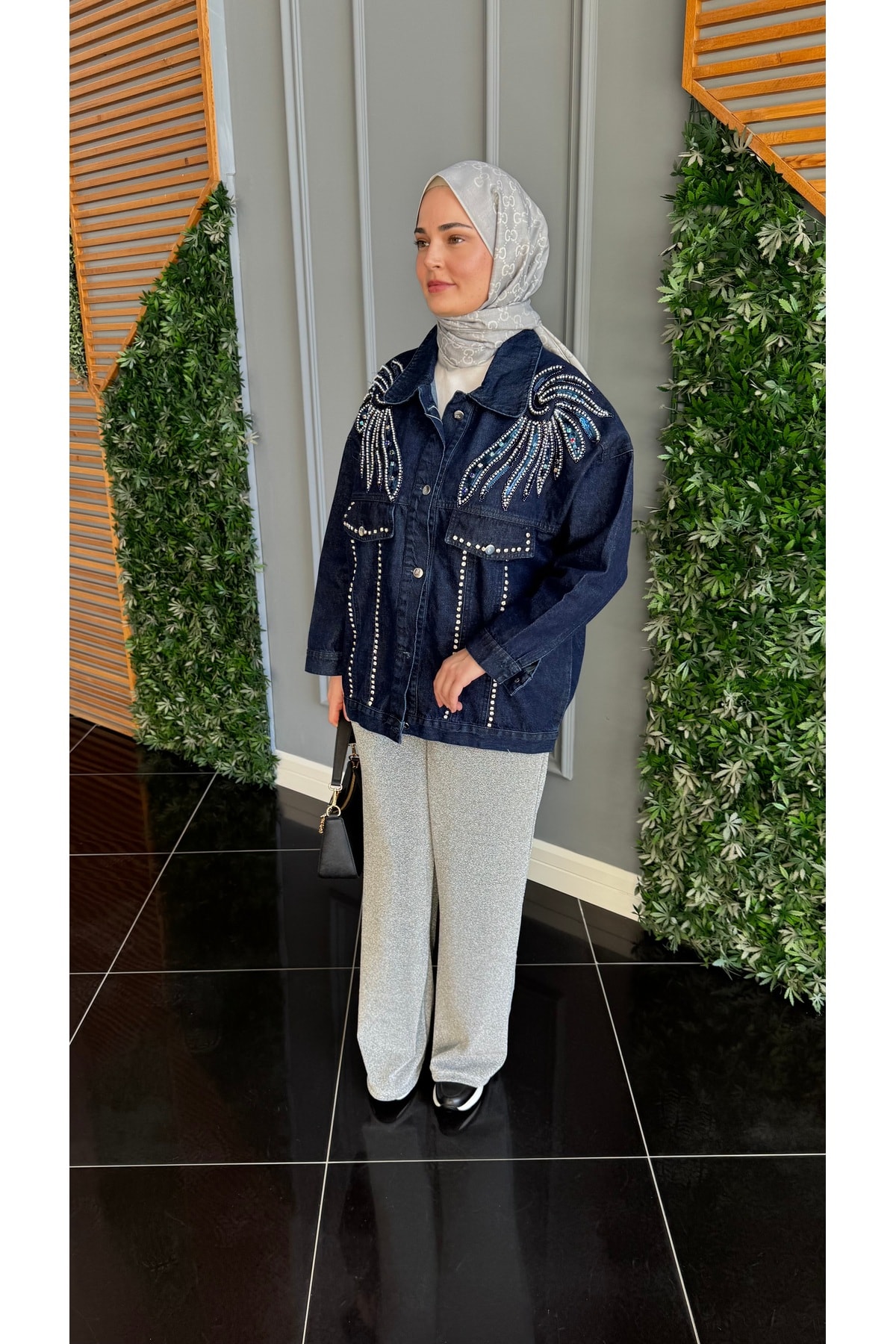 Mira Taş/Payet İşlemeli Kot Ceket