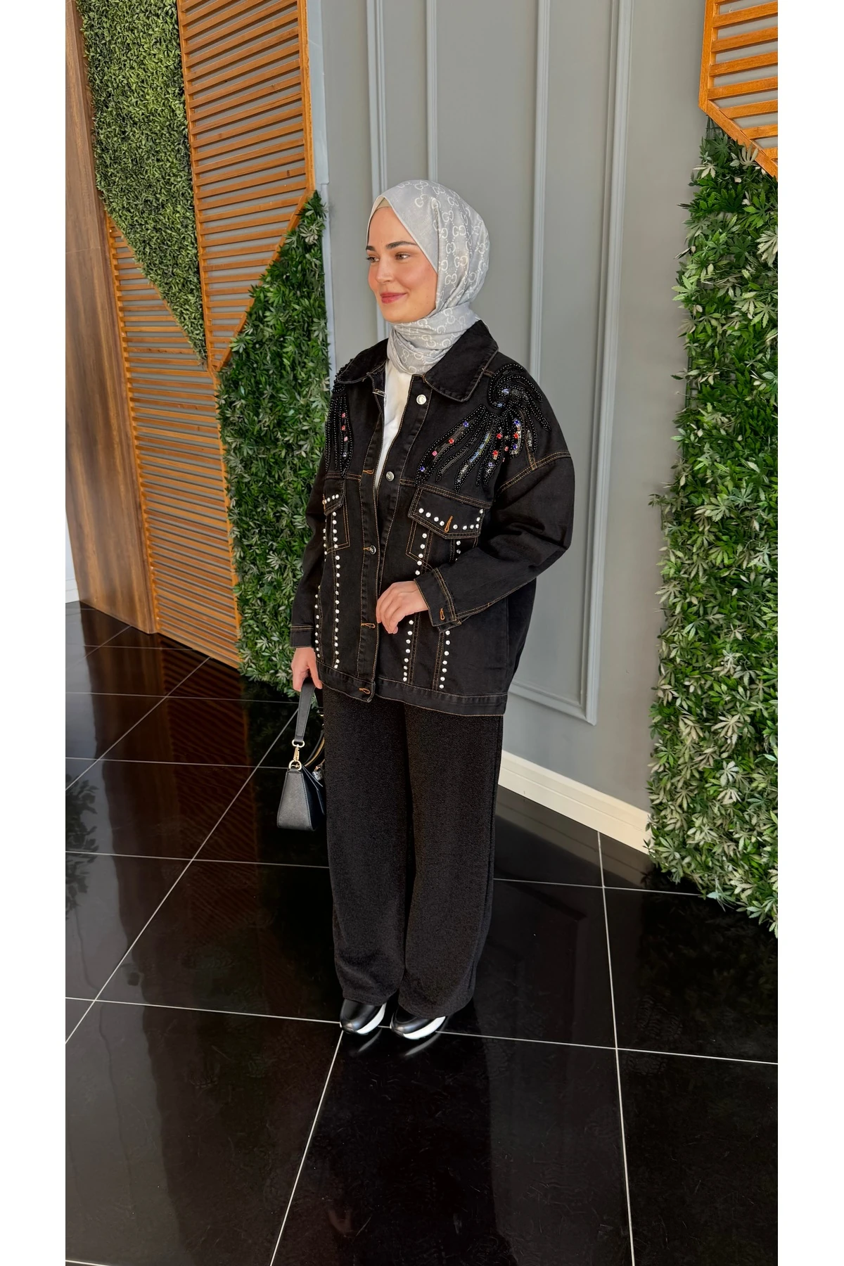 Mira Taş/Payet İşlemeli Kot Ceket - Siyah