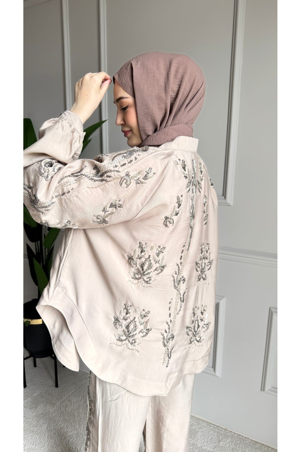 Taş İşlemeli Kimono - Bej