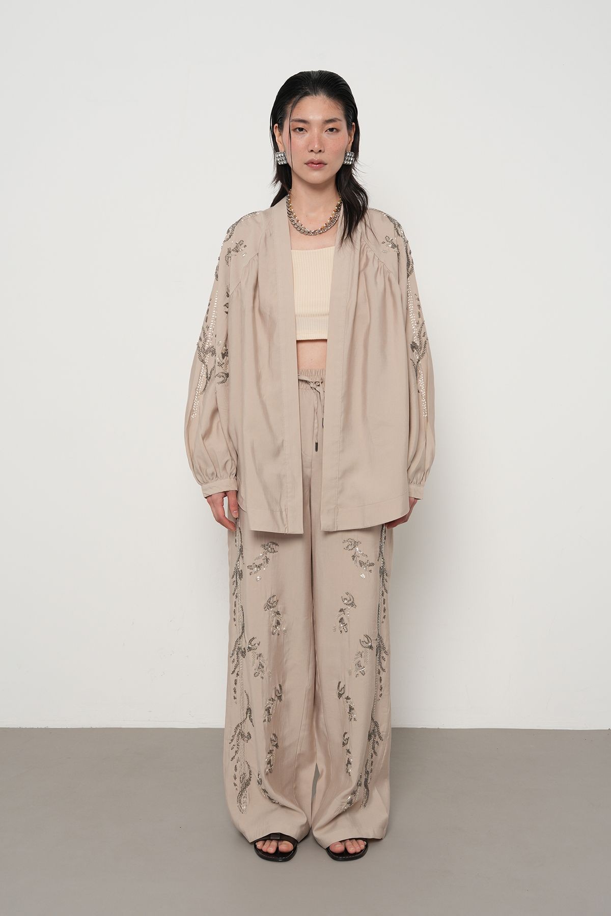Arkası ve Kolları Taş-Boncuk İşlemeli Oversize Kimono