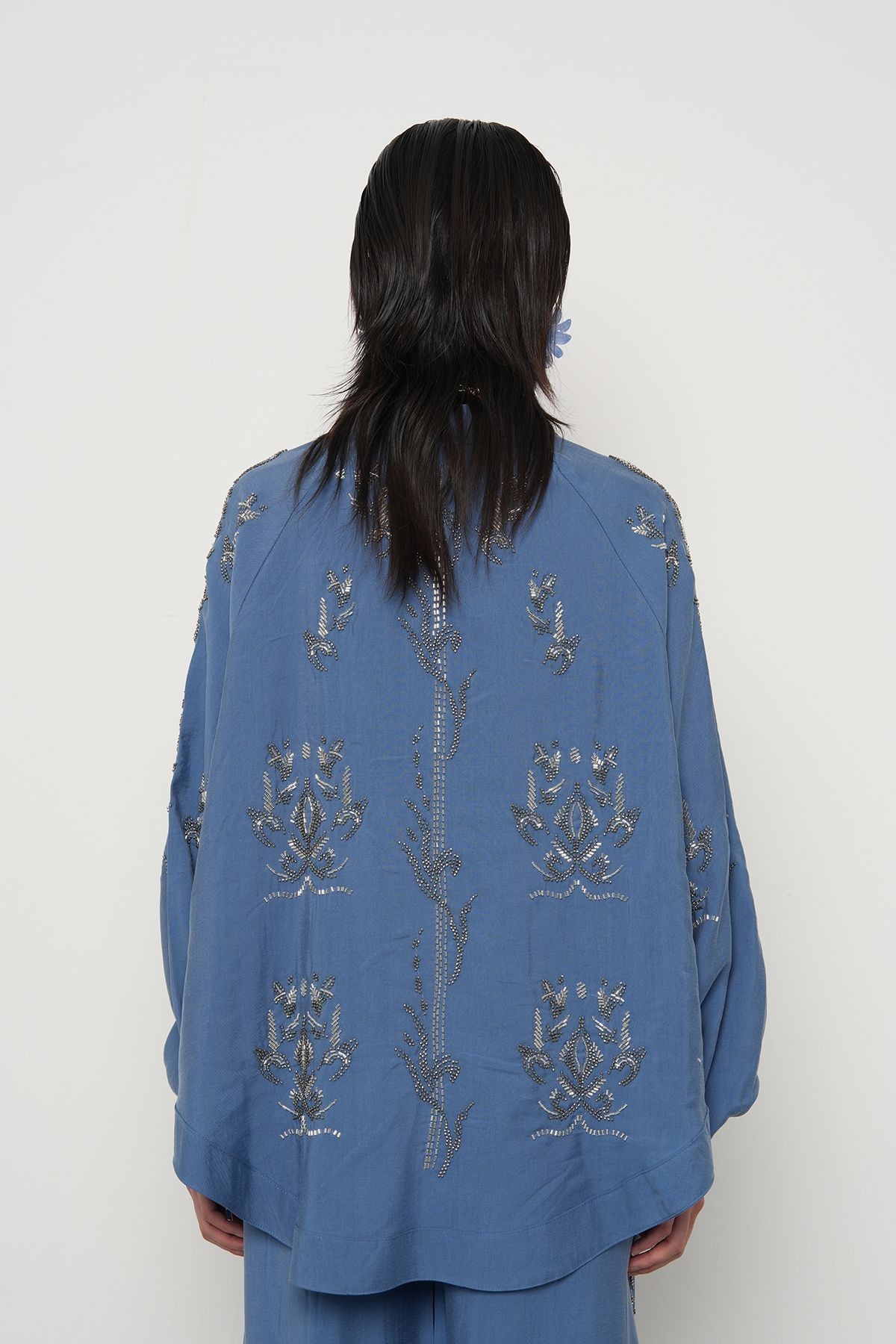 Arkası ve Kolları Taş-Boncuk İşlemeli Oversize Kimono - i̇ndi̇go