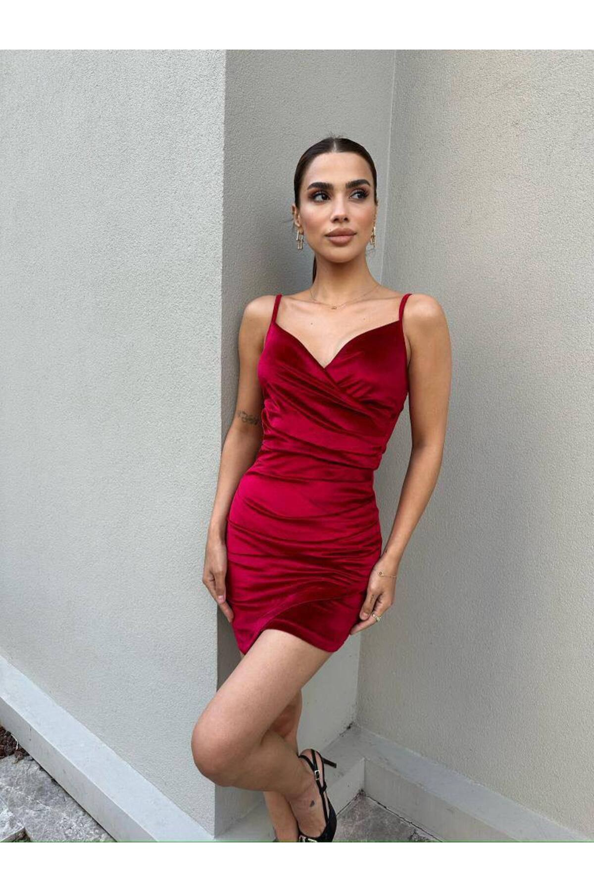 Likralı kadife mini elbise