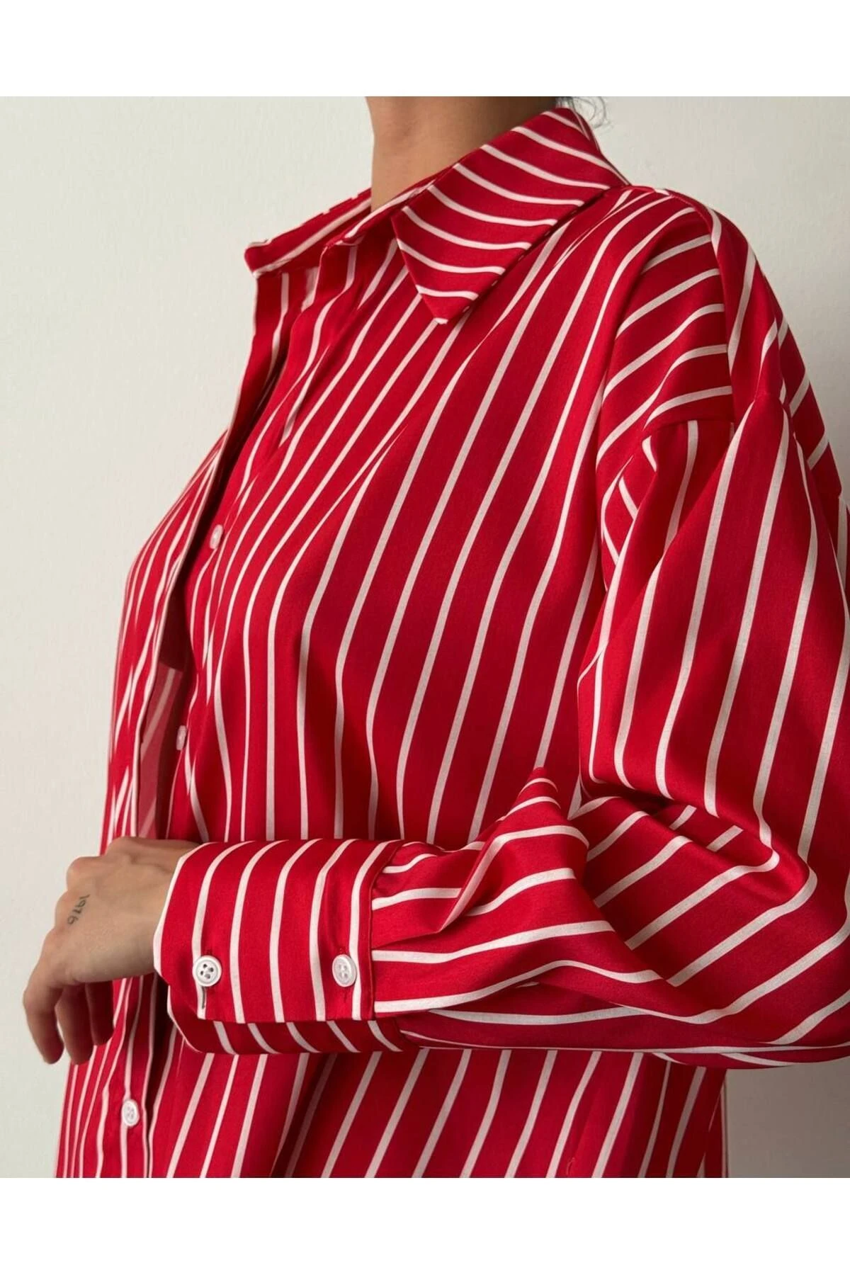 Dikine Çizgili Kumaş Gömlek