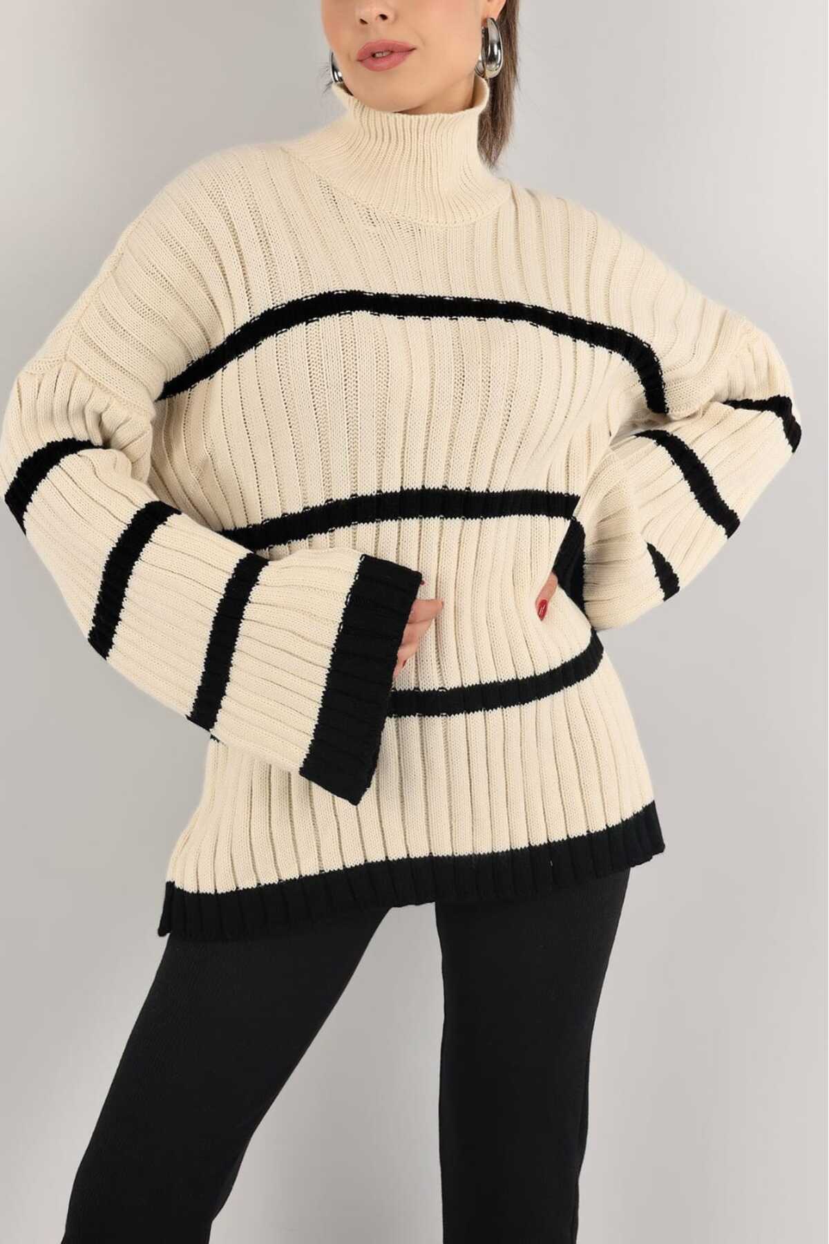 Yatay Çizgili Boğazlı Kazak