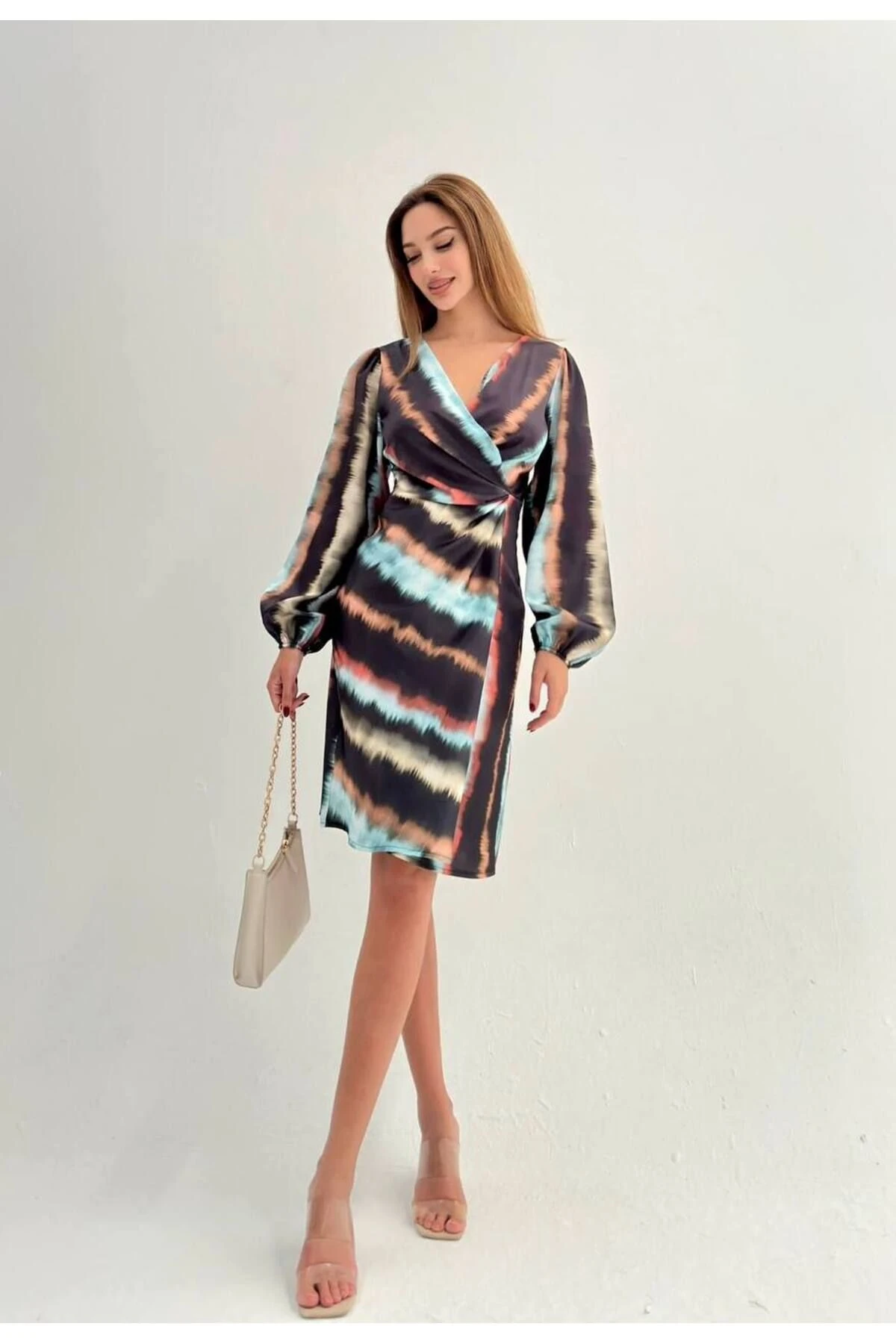 Kruvaze Yaka Saten Dekolteli Diz Boy Elbise