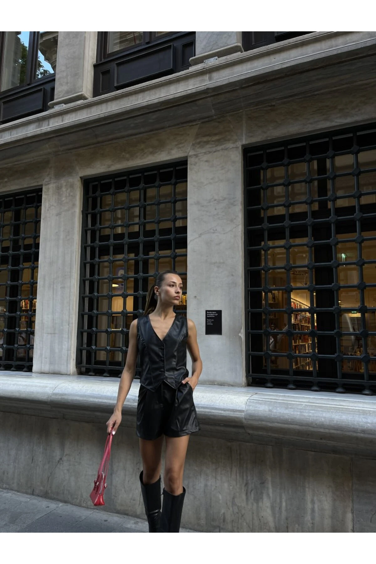 İçi Astarlı Yelek Şort Deri Takım