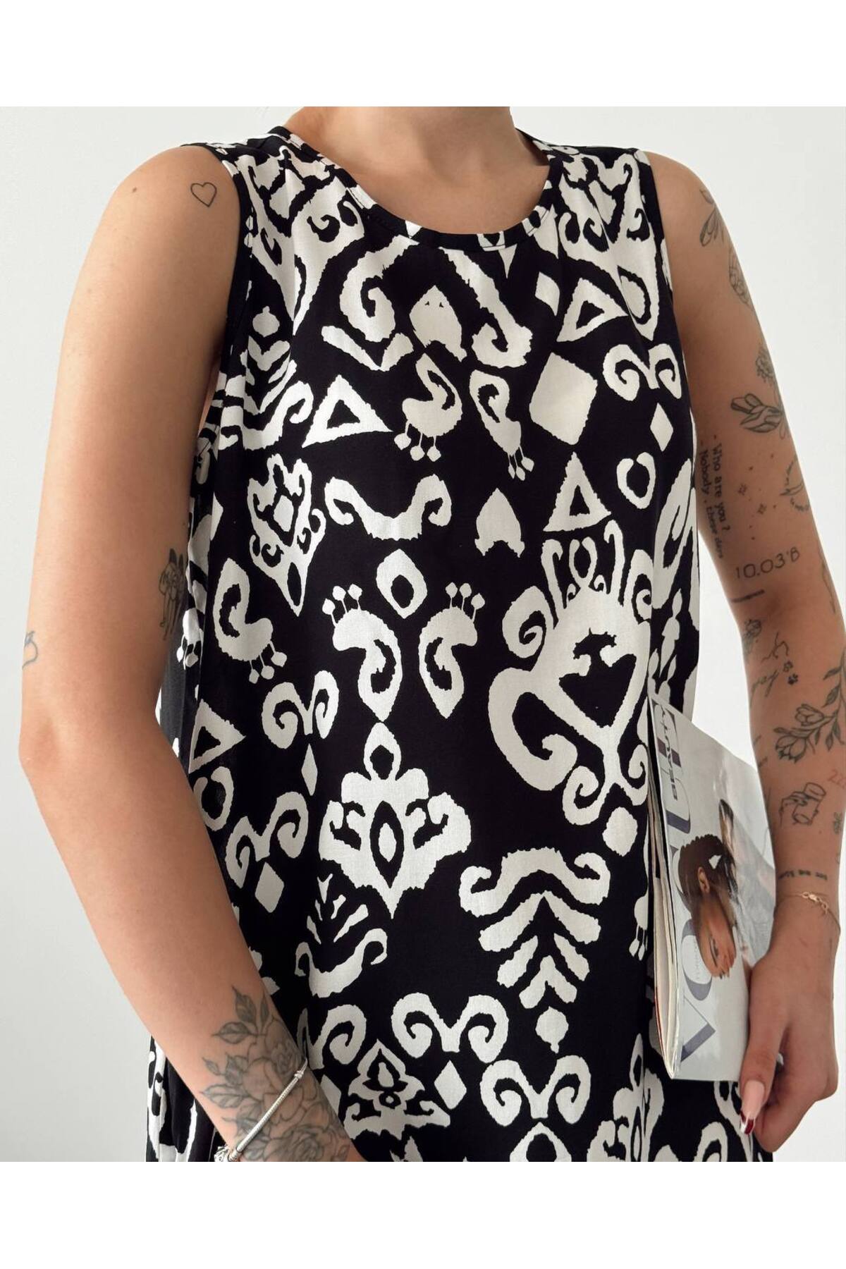 Siyah Desenli Mini Yazlık Elbise